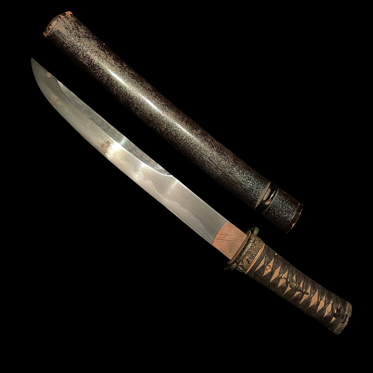 Unokubi TANTO, Mino style Mantis Fuchikashira, 堺包重鶴田新蔵 signed, Hanaguruma Tsuba