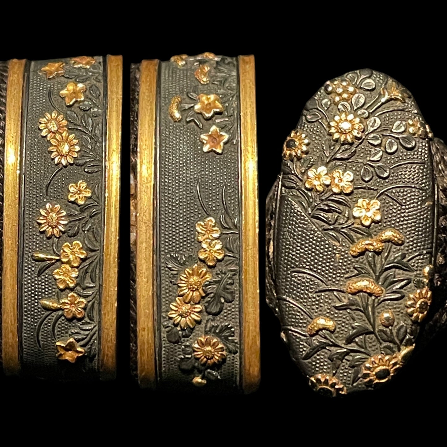 KIKUMON 菊紋 Long Wakizashi, Kawachinokami Sukesada 河内守祐定 signed, Edo period