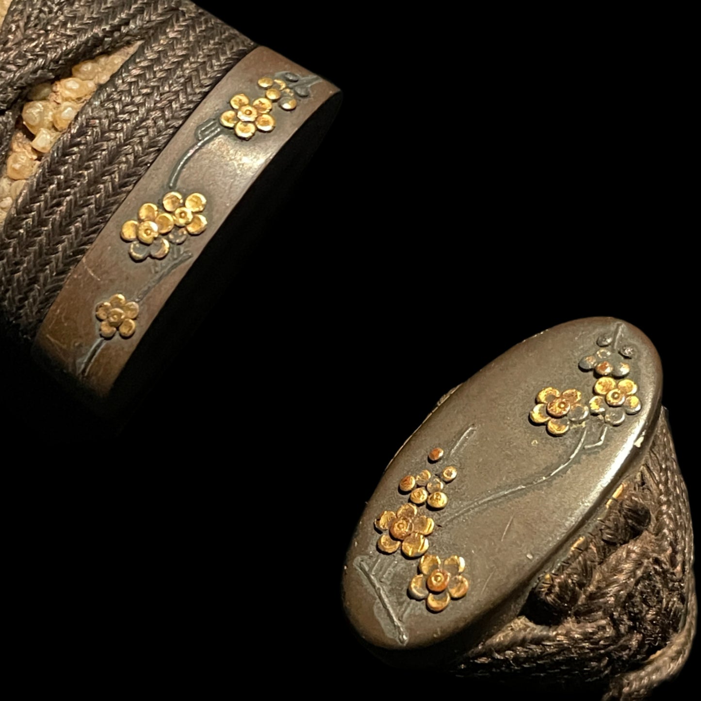 Nobukuni 信国 signed Wakizashi, Plum Fuchikashira, Aoi Menuki, Muromachi period