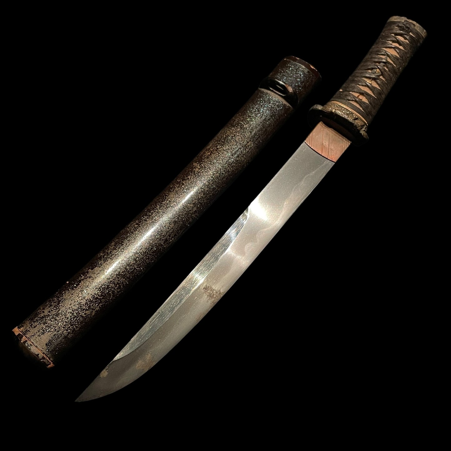 Unokubi TANTO, Mino style Mantis Fuchikashira, 堺包重鶴田新蔵 signed, Hanaguruma Tsuba