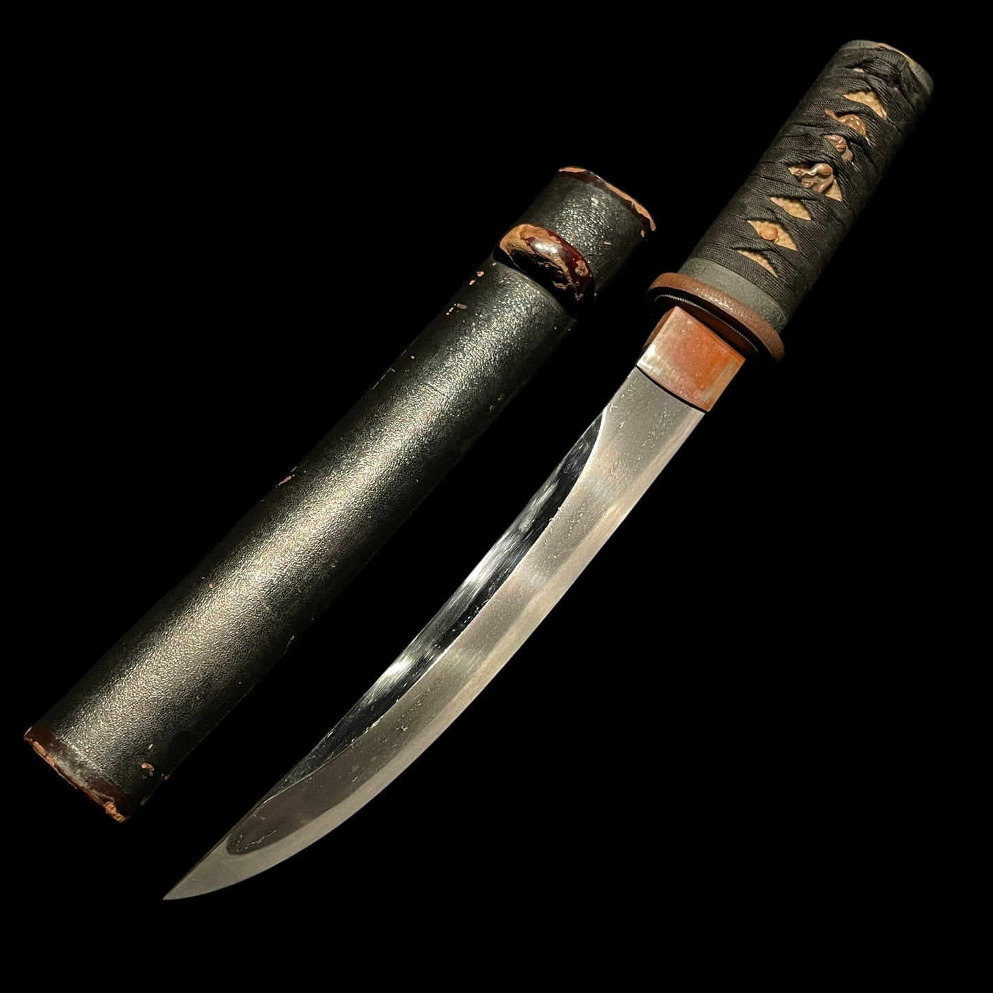 Rare style UNOKUBI 鵜首 TANTO, with Shirasaya, Edo period mumei