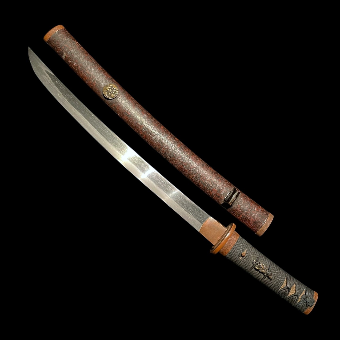 KATAHIRAZUKURI 片平造 Sunnobi-TANTO 寸延短刀, Masamehada 柾目肌, Copper Fittings