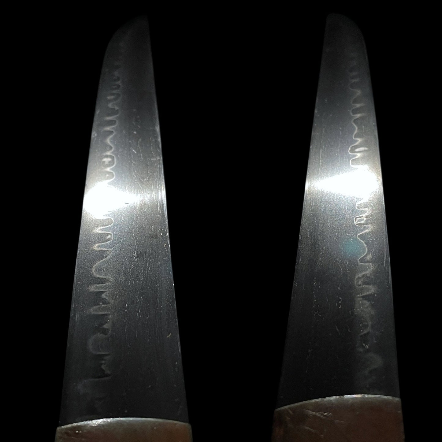 Red TANTO with KOZUKA, Gunome Hamon Thick Blade, Edo period mumei