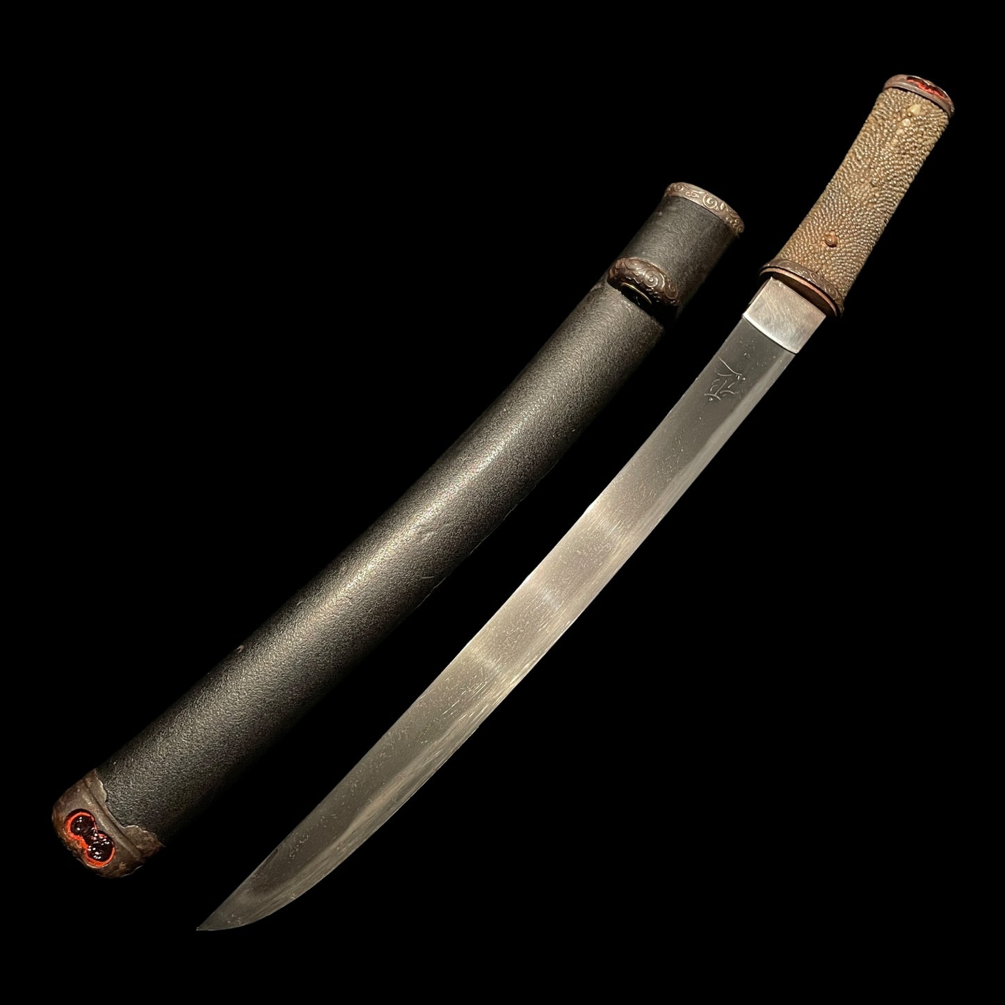Aikuchi Koshirae Sunnobi-Tanto 合口拵寸延短刀, Bonji 梵字 blade, Edo period mumei
