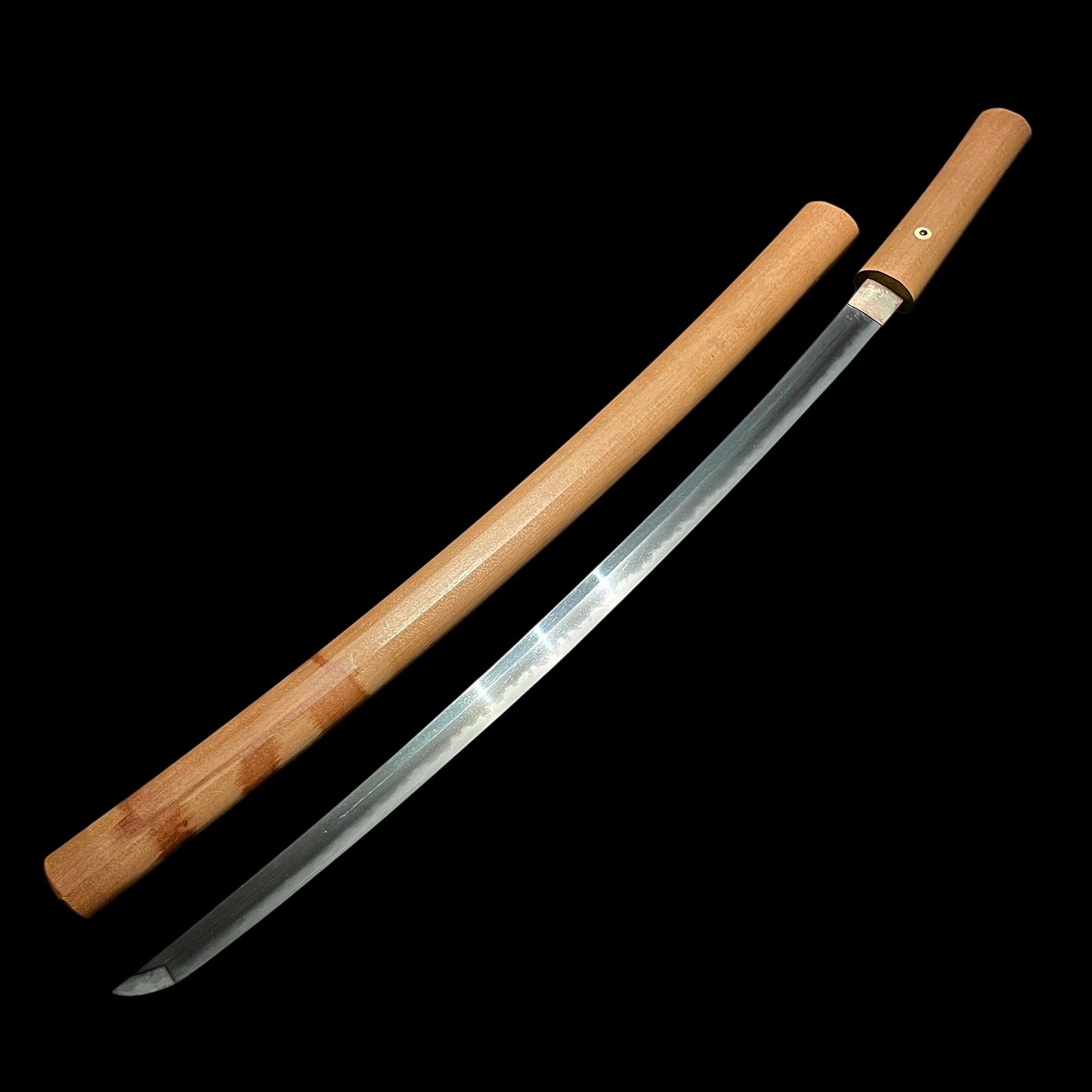 Gunome-Hamon 互の目刃文 Long WAKIZASHI, 十三 signed, Late Muromachi period