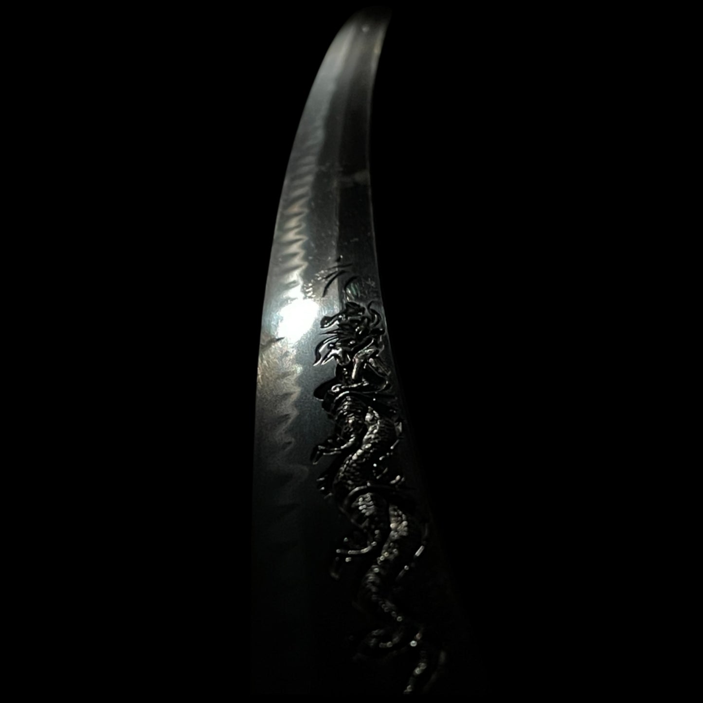 Dragon HORIMONO KATANA, Awataguchi Ikkanshi Tadatsuna signed, Edo period