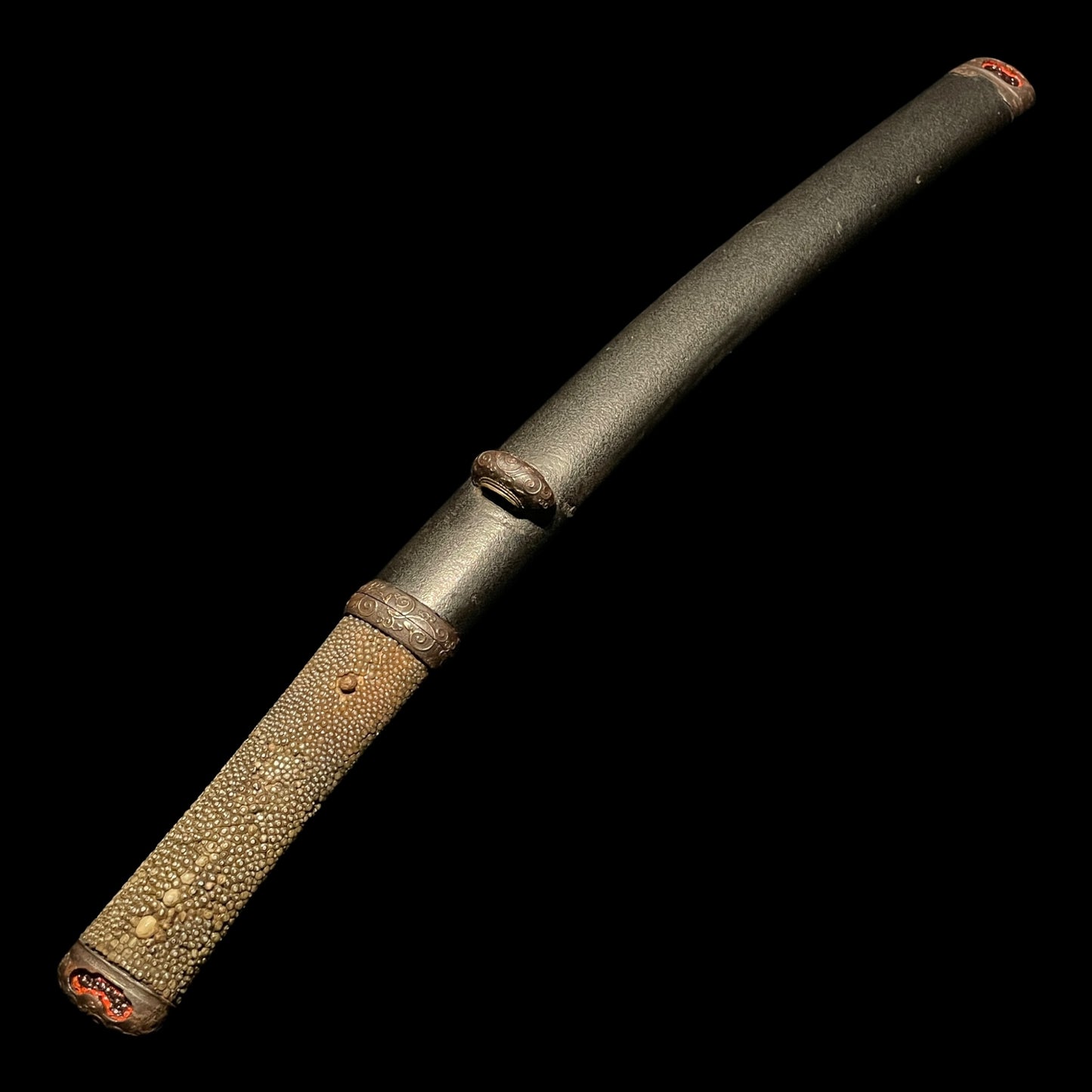 Aikuchi Koshirae Sunnobi-Tanto 合口拵寸延短刀, Bonji 梵字 blade, Edo period mumei