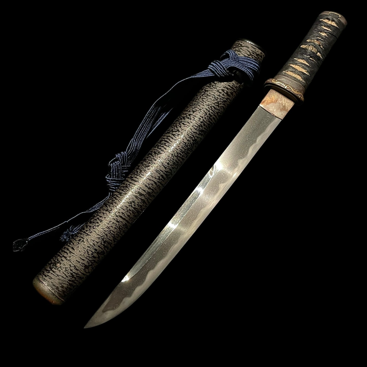 Unokubi-Zukuri 鵜首造 Heavy TANTO with Kozuka, Edo period mumei
