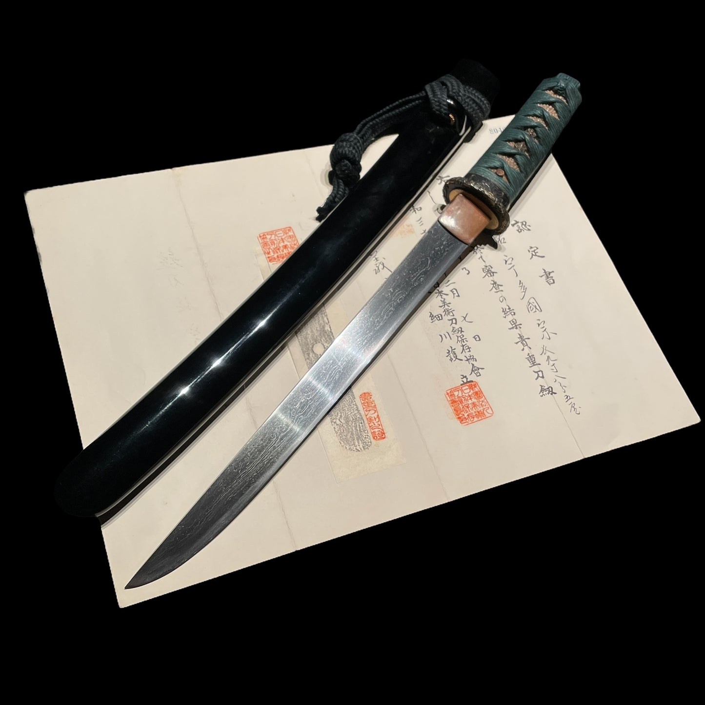 KATAKIRIHA-ZUKURI 片切刃造 HADAMONO 肌物 Tanto, Uda Kunimune 宇多国宗 signed