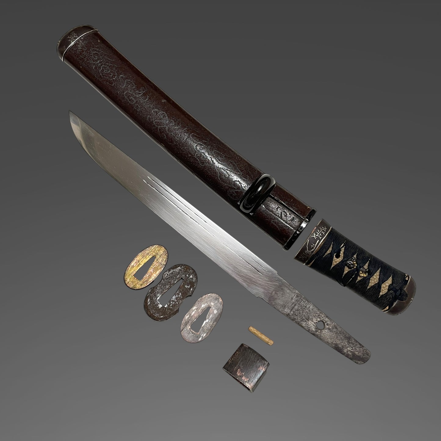 Silver inlay Iron Fittings TANTO, Shishi Menuki 獅子目貫, Edo period mumei