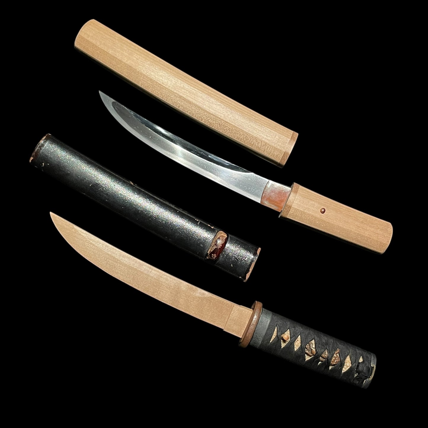 Rare style UNOKUBI 鵜首 TANTO, with Shirasaya, Edo period mumei