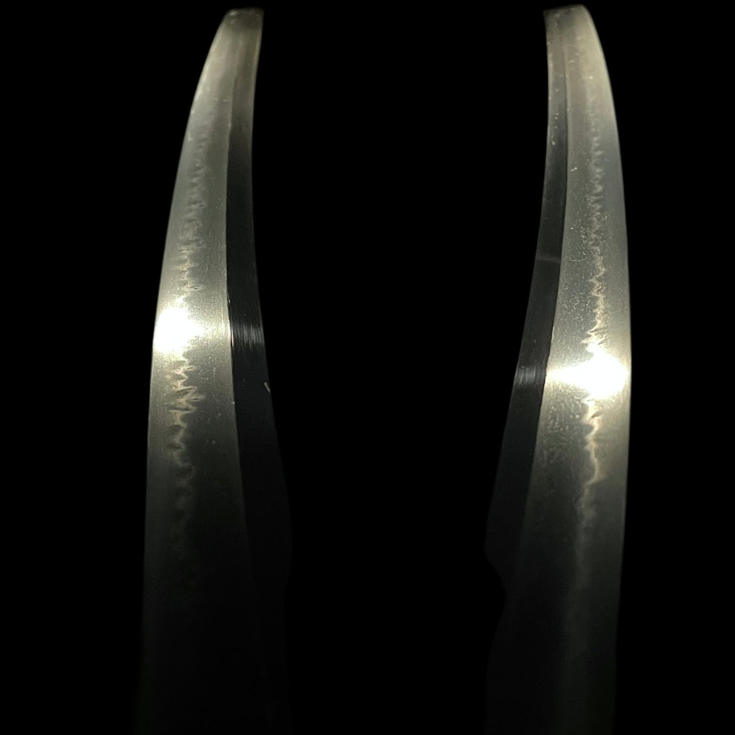 Togari-Gunome Hamon 尖り互の目刃文 Wakizashi in Shirasaya, Edo period mumei