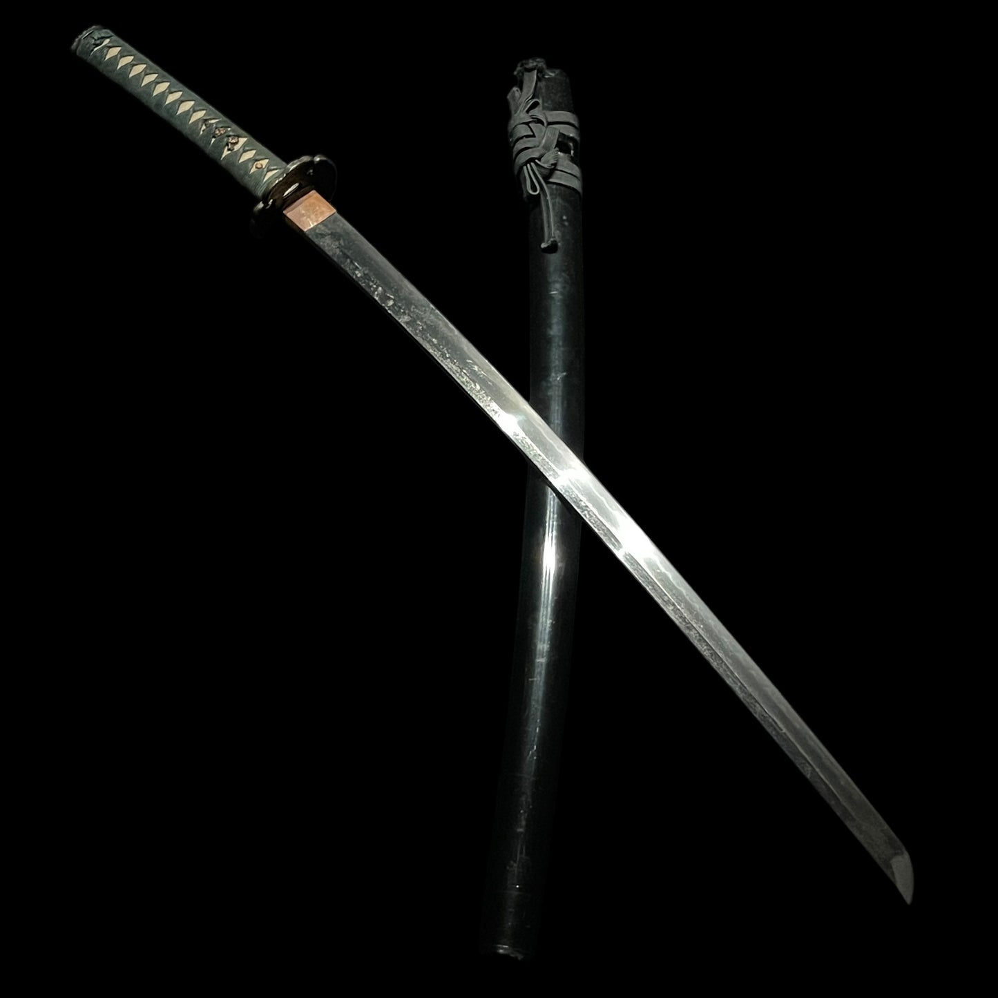 Heavyweight Sturdy KATANA in Koshirae, Nagasa 65.7cm (25.87in), Showa period