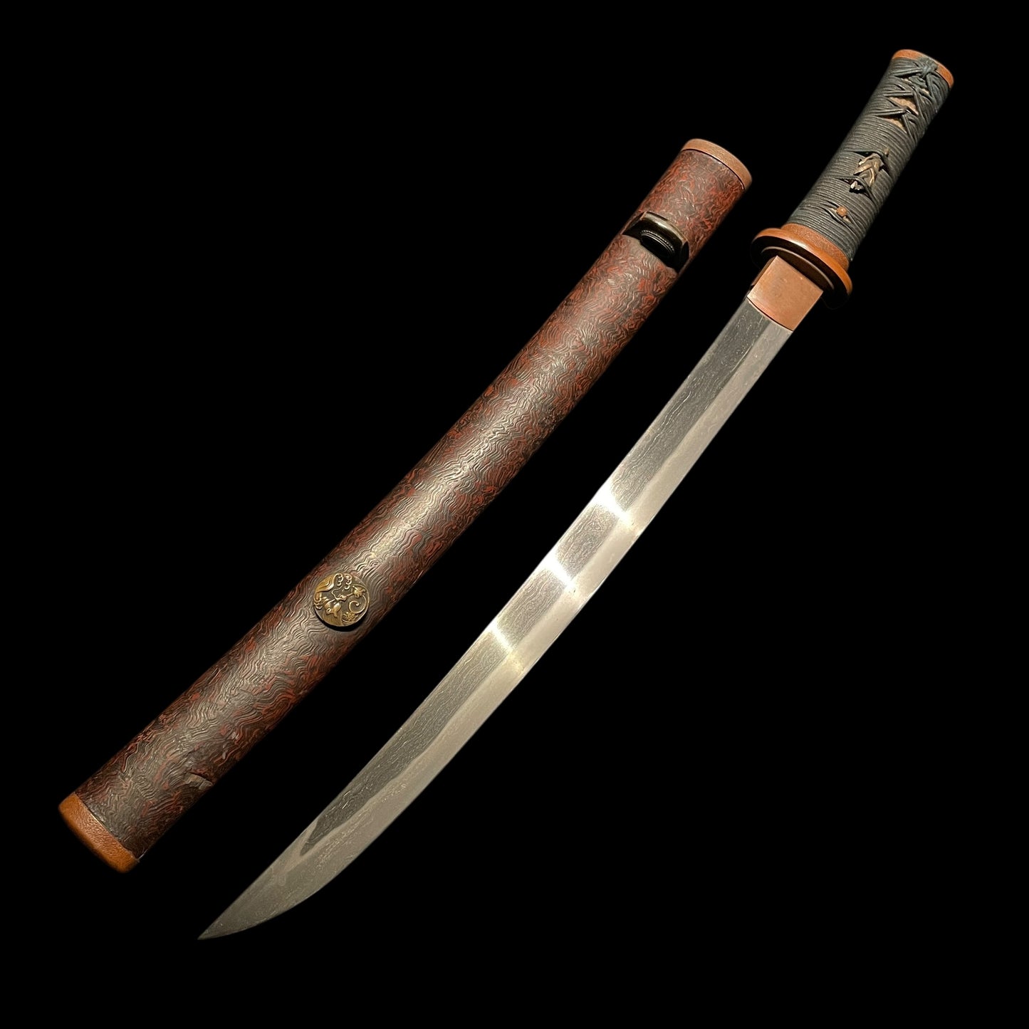 KATAHIRAZUKURI 片平造 Sunnobi-TANTO 寸延短刀, Masamehada 柾目肌, Copper Fittings