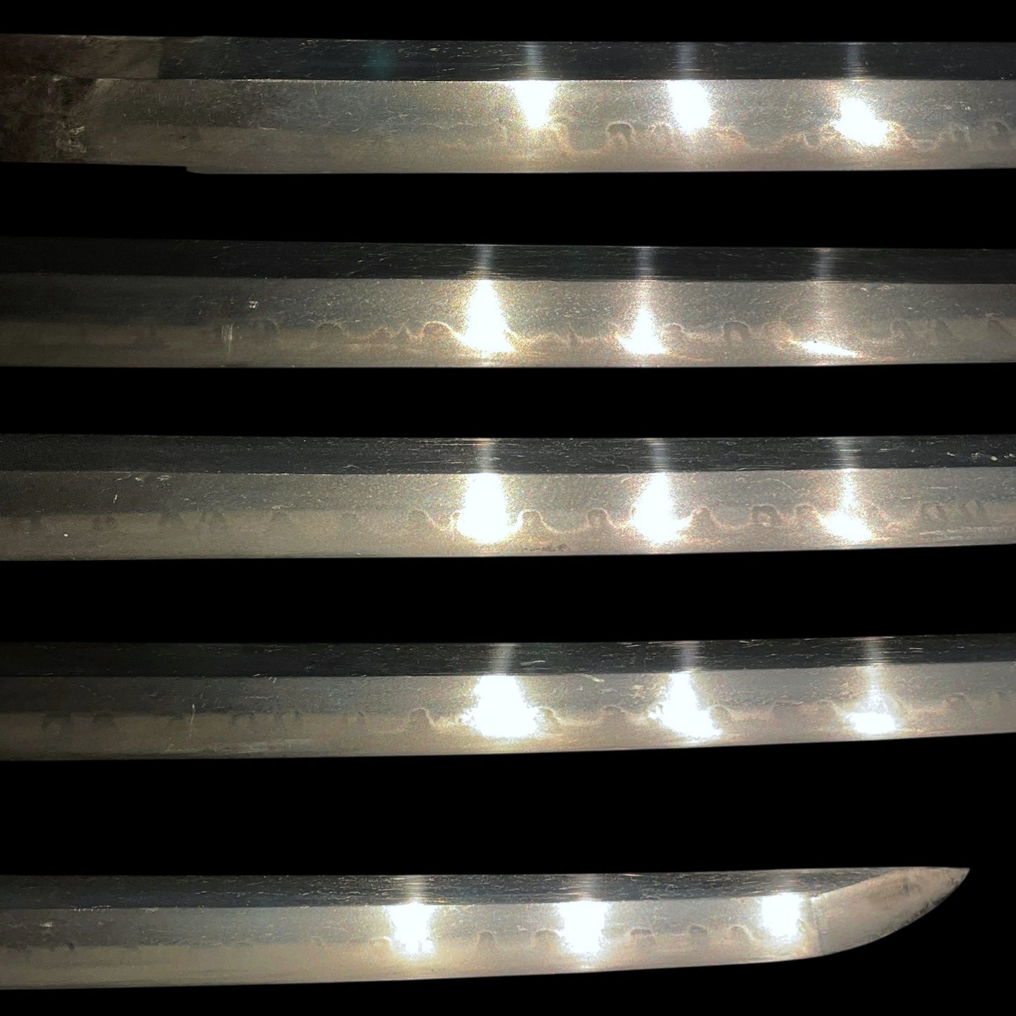 Choji-Hamon 丁子刃文 KATANA, Kawamaki-Tsuka 革巻柄, Edo period mumei