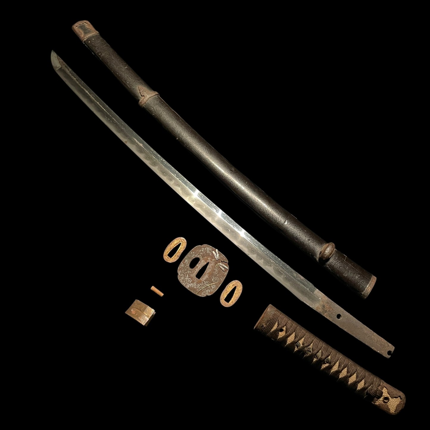 Handachi Koshirae 半太刀拵 Long WAKIZASHI, Iron Fittings, Edo period mumei