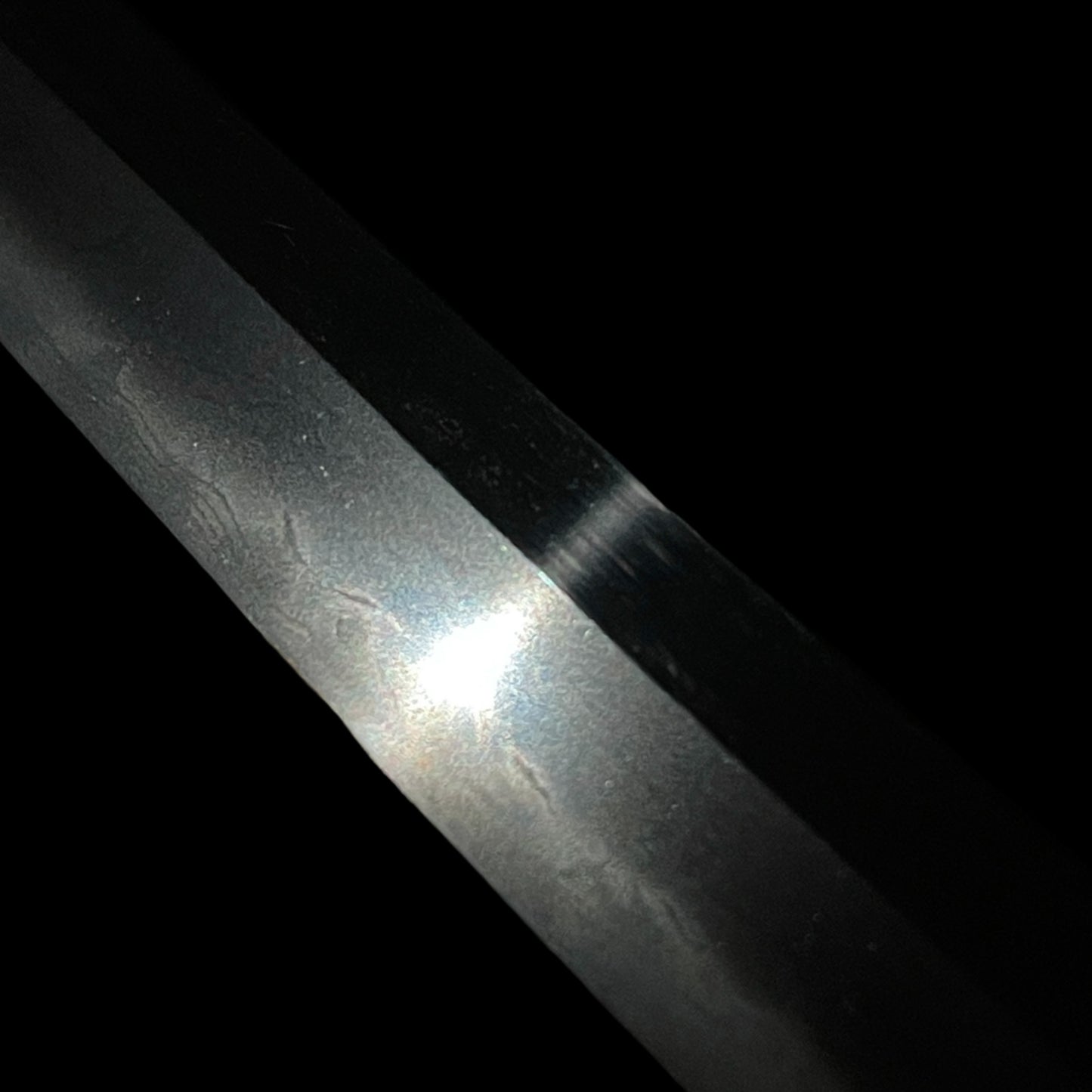 Gunome-Hamon 互の目刃文 Long WAKIZASHI, 十三 signed, Late Muromachi period