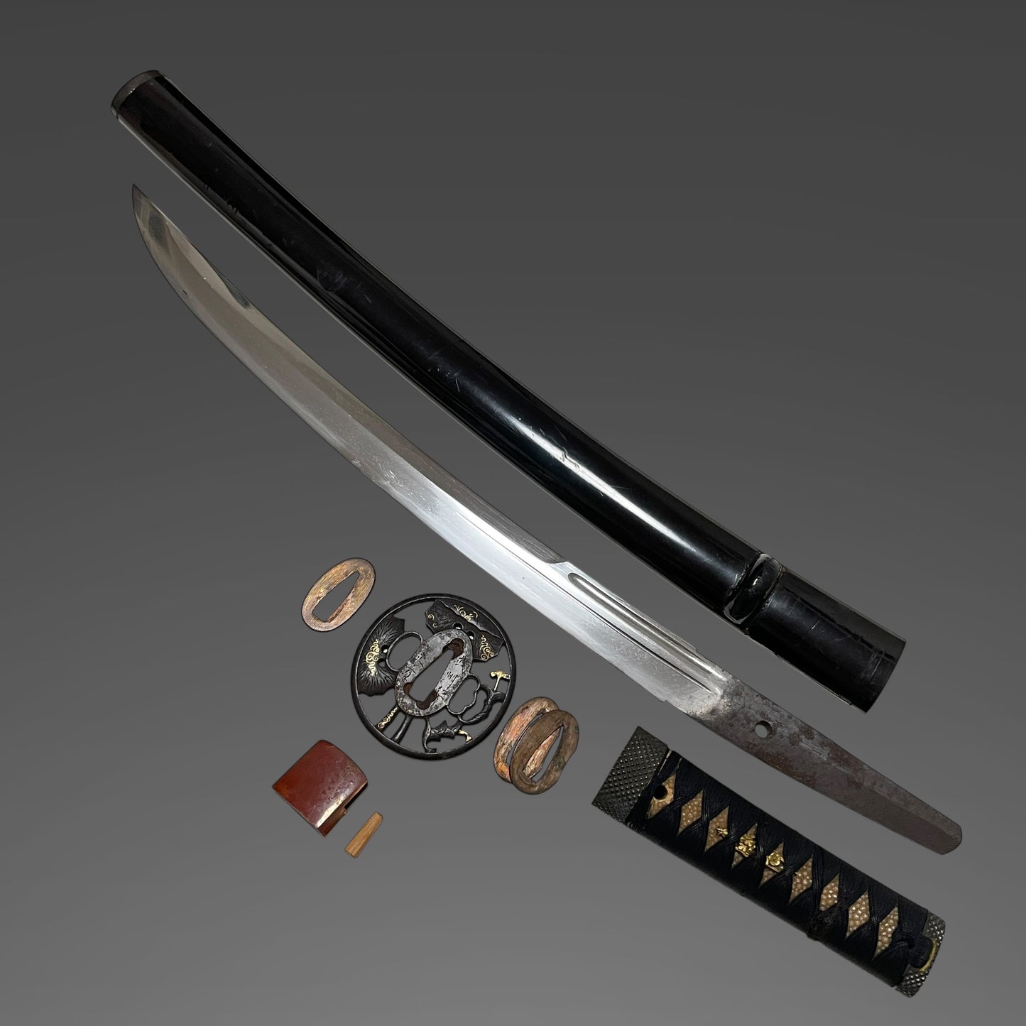 Naginata-Naoshi Zukuri 薙刀直造 Wakizashi, Oninanako Fuchikashira 鬼魚々子縁頭, Edo period