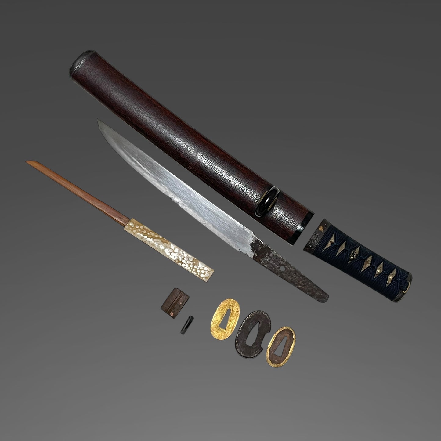 Dragonfly Fittings Red TANTO, Late Edo period mumei