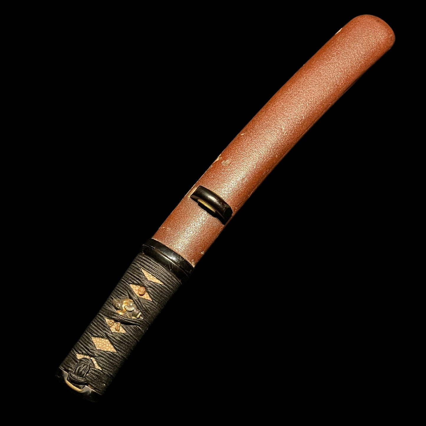 Unokubi-Zukuri 鵜首造 Red TANTO, with Brass KOZUKA, Edo period mumei