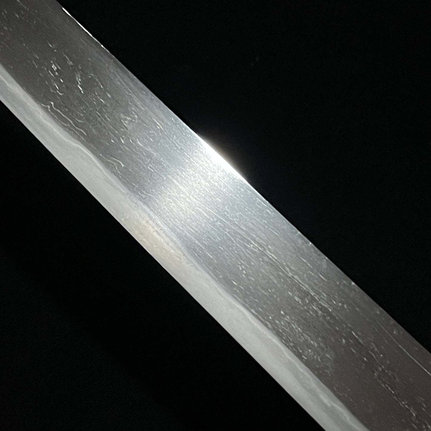 Turtle Menuki Yoroidoshi Tanto, Masamehada 柾目肌 Thick Blade, Edo period mumei