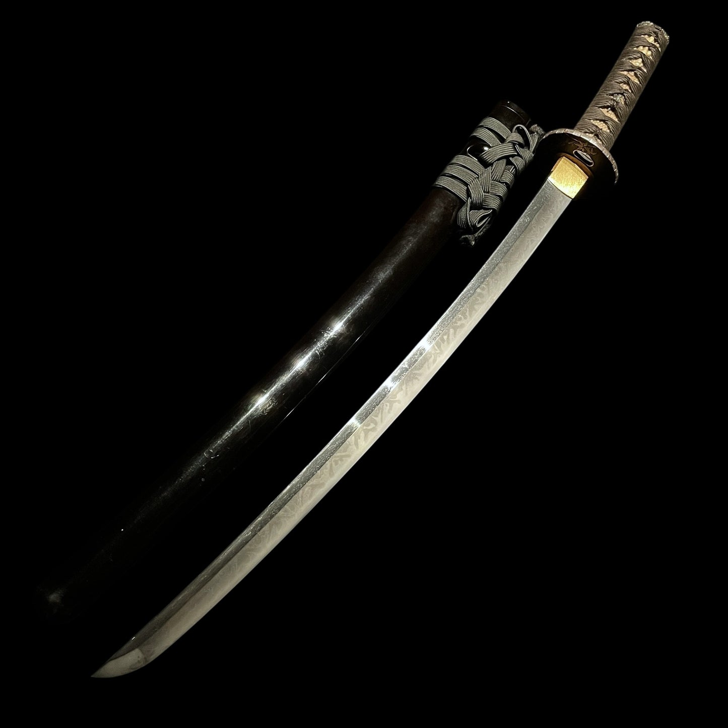 HITATSURA 皆焼 Yasuhiro signed Long WAKIZASHI, 江州彦根住藻柄子宗典 signed Fuchi