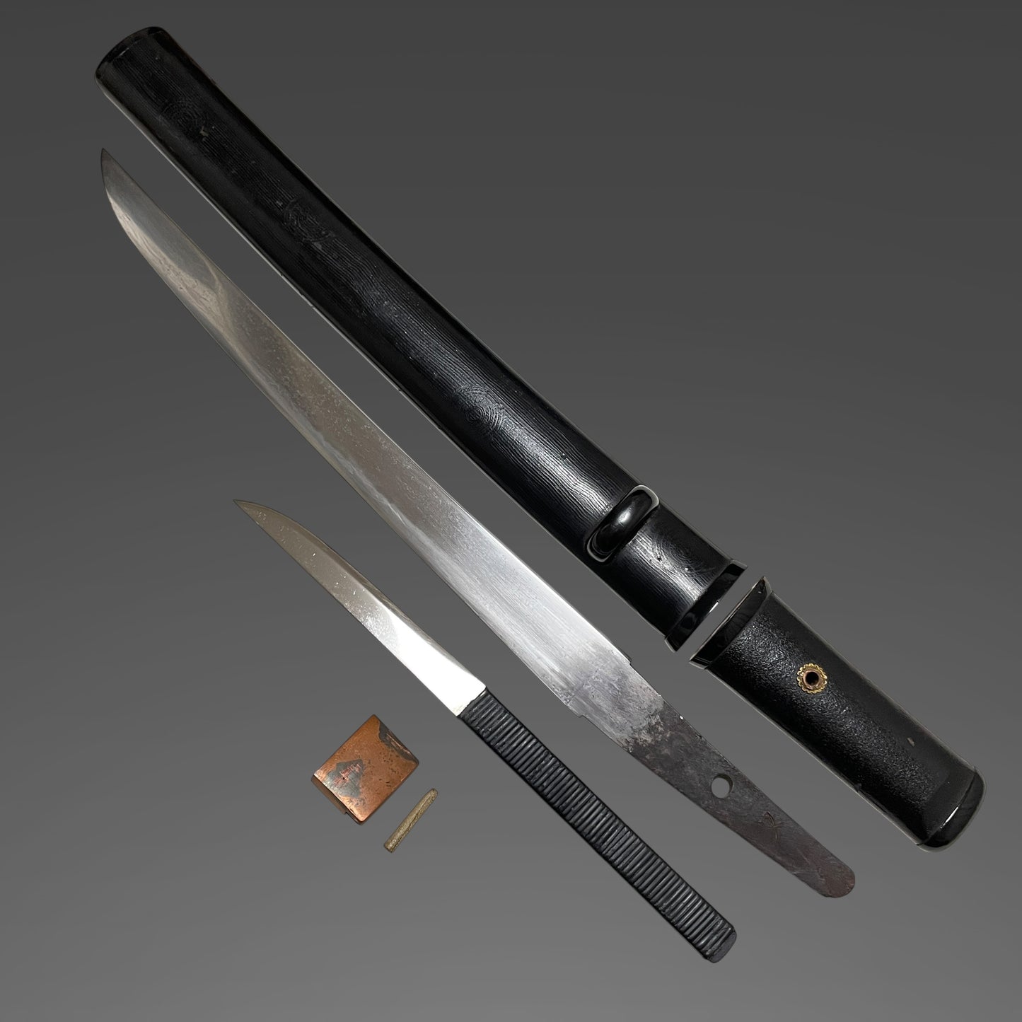 Black Aikuchi TANTO with Kozuka, Edo period mumei