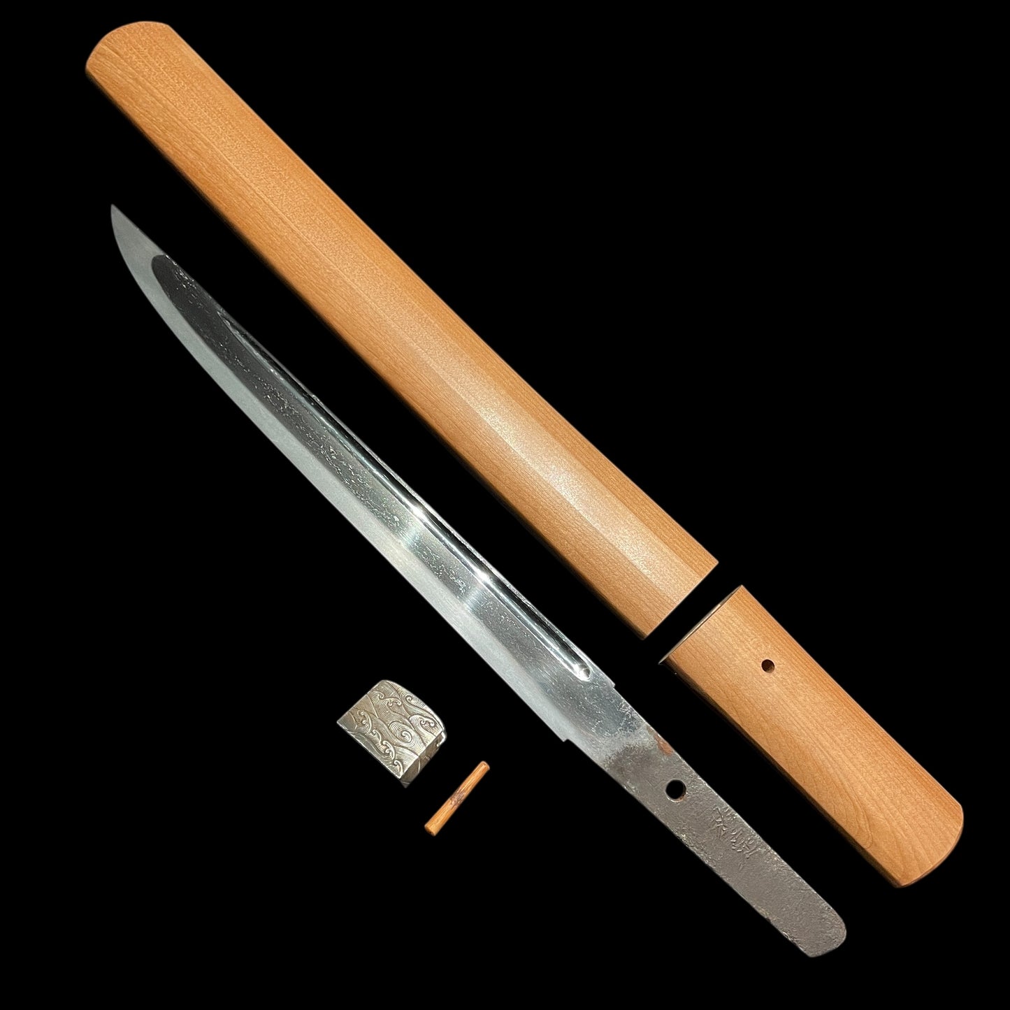 Sukesada 祐定 signed TANTO, Amazing Silver Habaki, Muromachi period