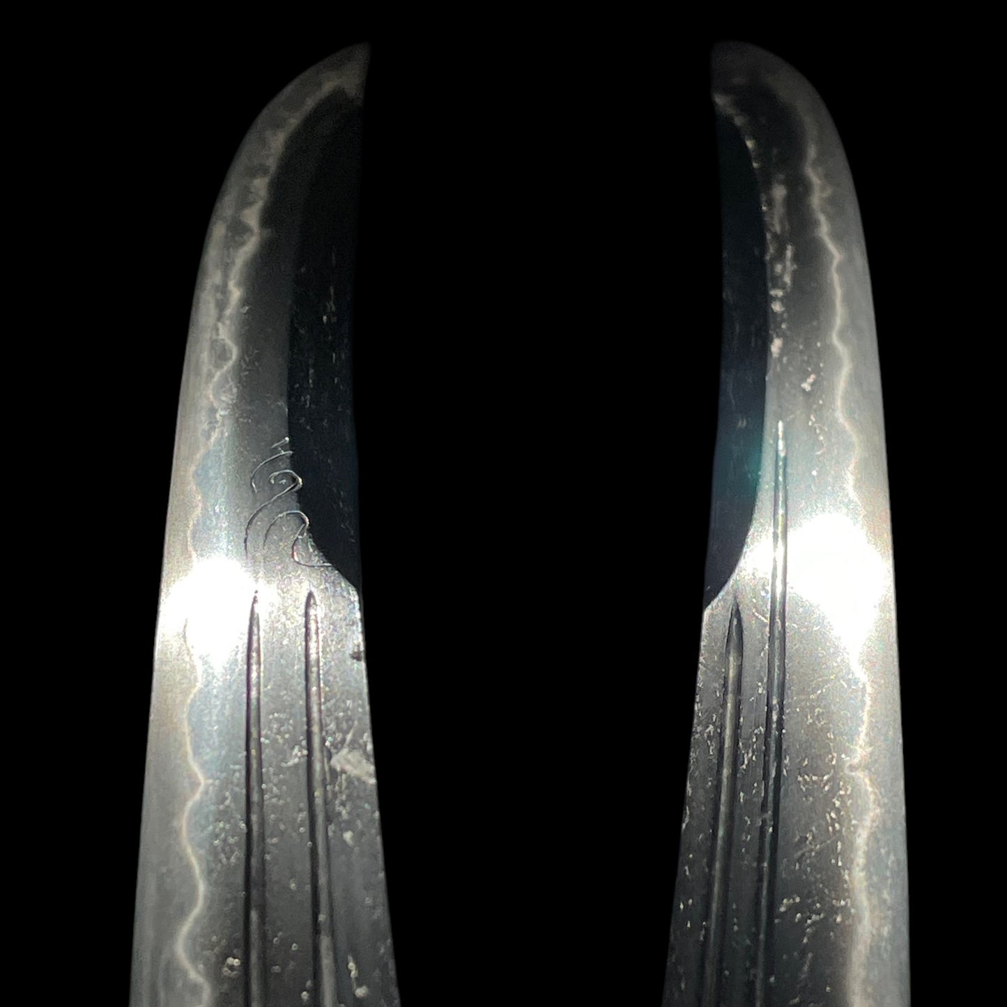 Unokubi-Zukuri 鵜首造 Red TANTO, with Brass KOZUKA, Edo period mumei