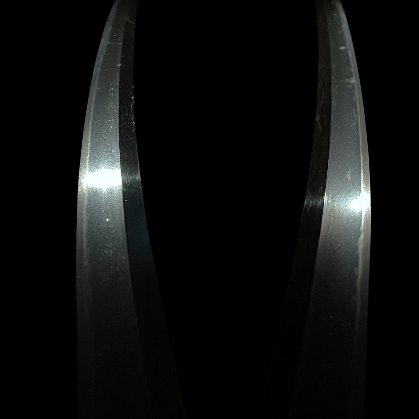 Late KAMAKURA period Ko-Mihara 古三原 Long KATANA, Red handachi Koshirae 朱塗半太刀拵