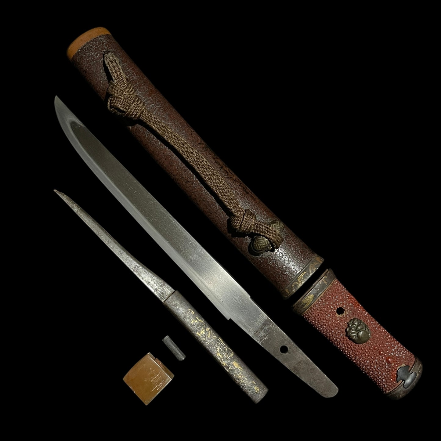 Red Tanto with Kozuka, Mouse Menuki, Masame-Hada 柾目肌 Edo period mumei