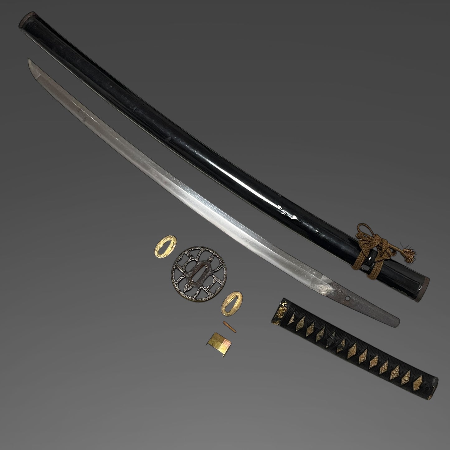 Dragon Fuchikashira, Long Wakizashi, 真鍮散鍔, Muromachi period mumei