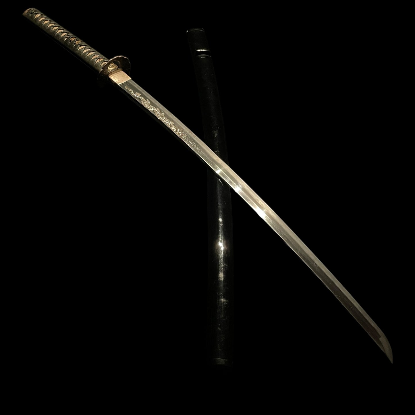 Dragon HORIMONO KATANA, Awataguchi Ikkanshi Tadatsuna signed, Edo period