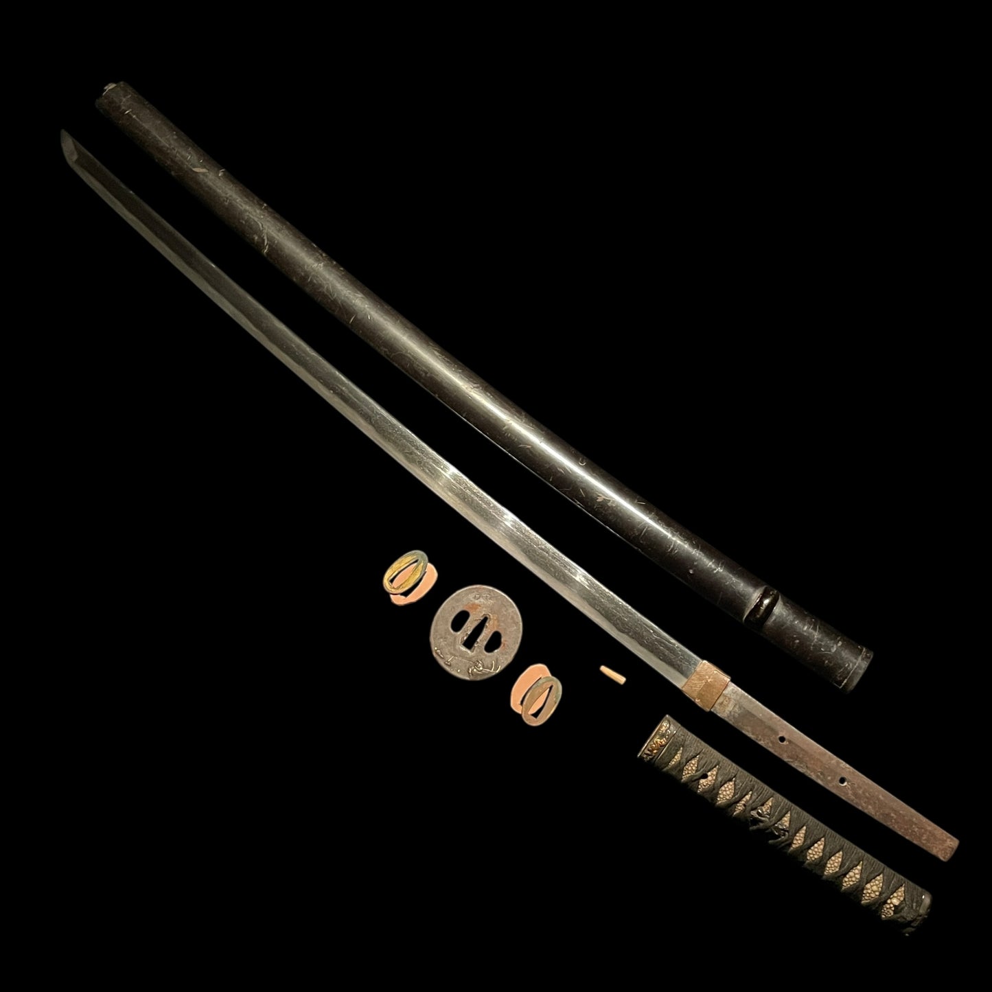 Black KATANA, Yamashirokoku Fushimiju Kaneie signed Tsuba,Dragon Menuki