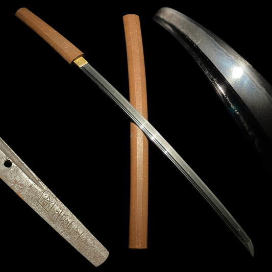 Kunishige 國重 signed Long WAKIZASHI, Bo-hi 棒樋 blade, Muromachi period