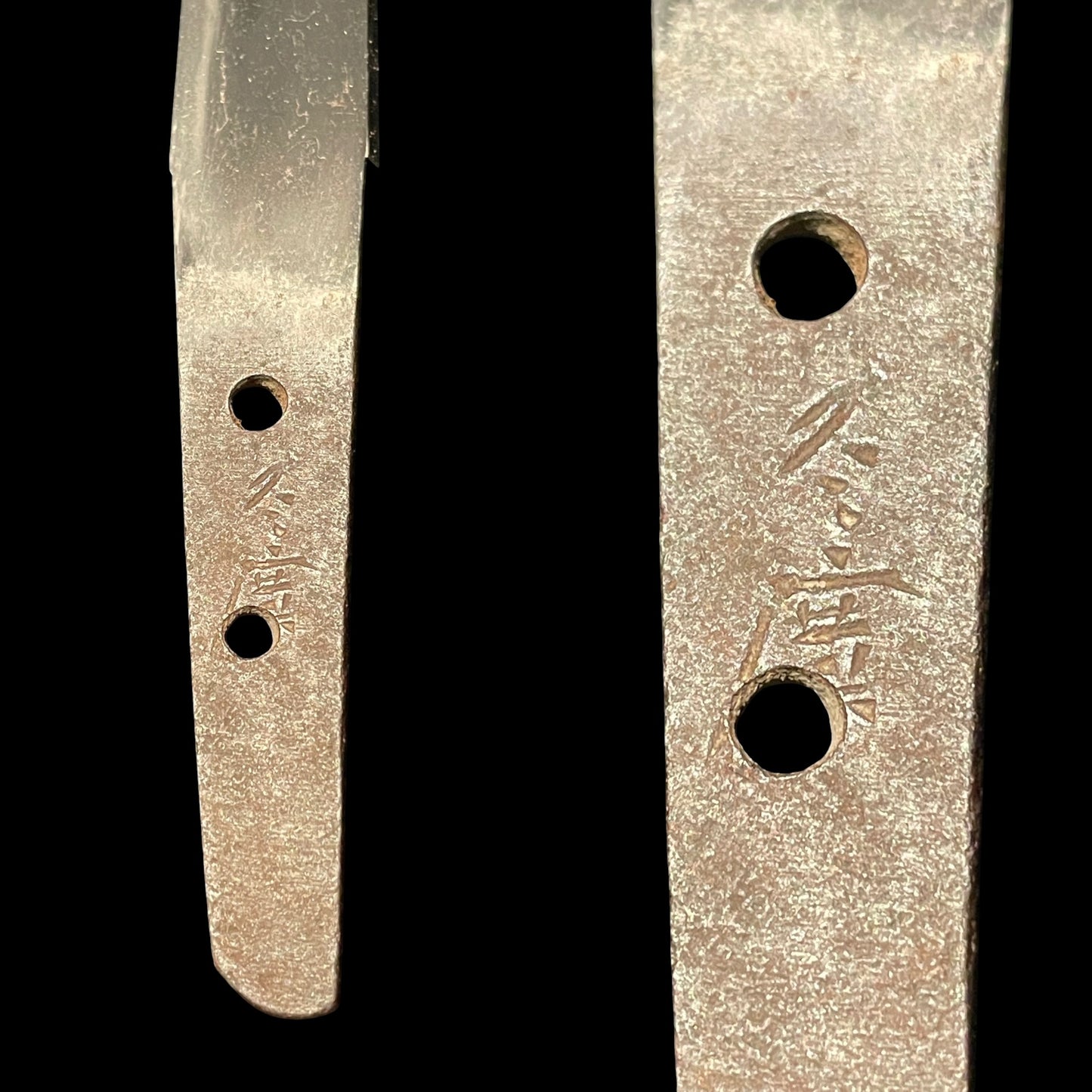 Fuyuhiro 冬廣 signed Hirazukuri TANTO in Shirasaya, Muromachi period