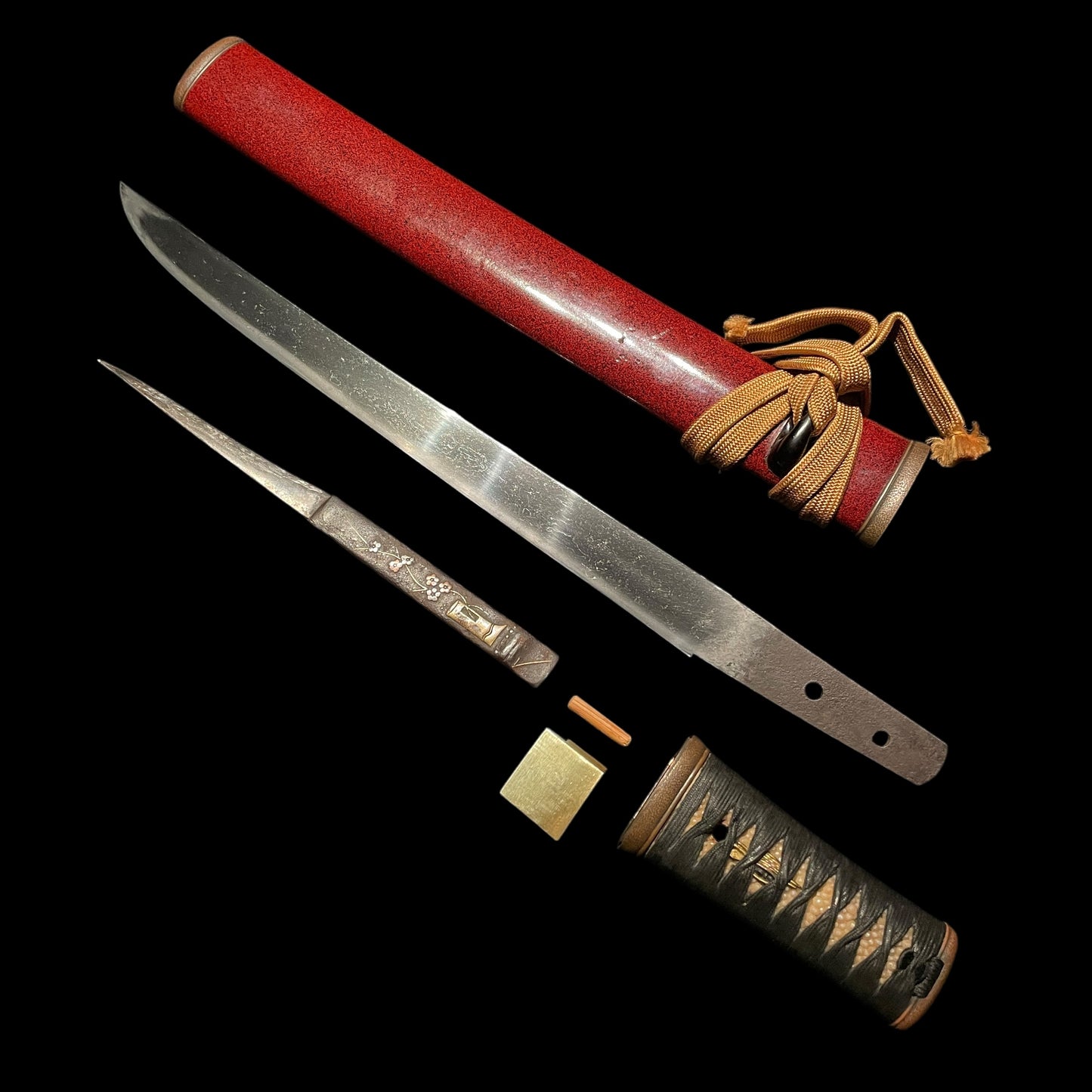 Red Matsushiro Koshirae, Aikuchi TANTO with KOZUKA, KOTO Muromachi period