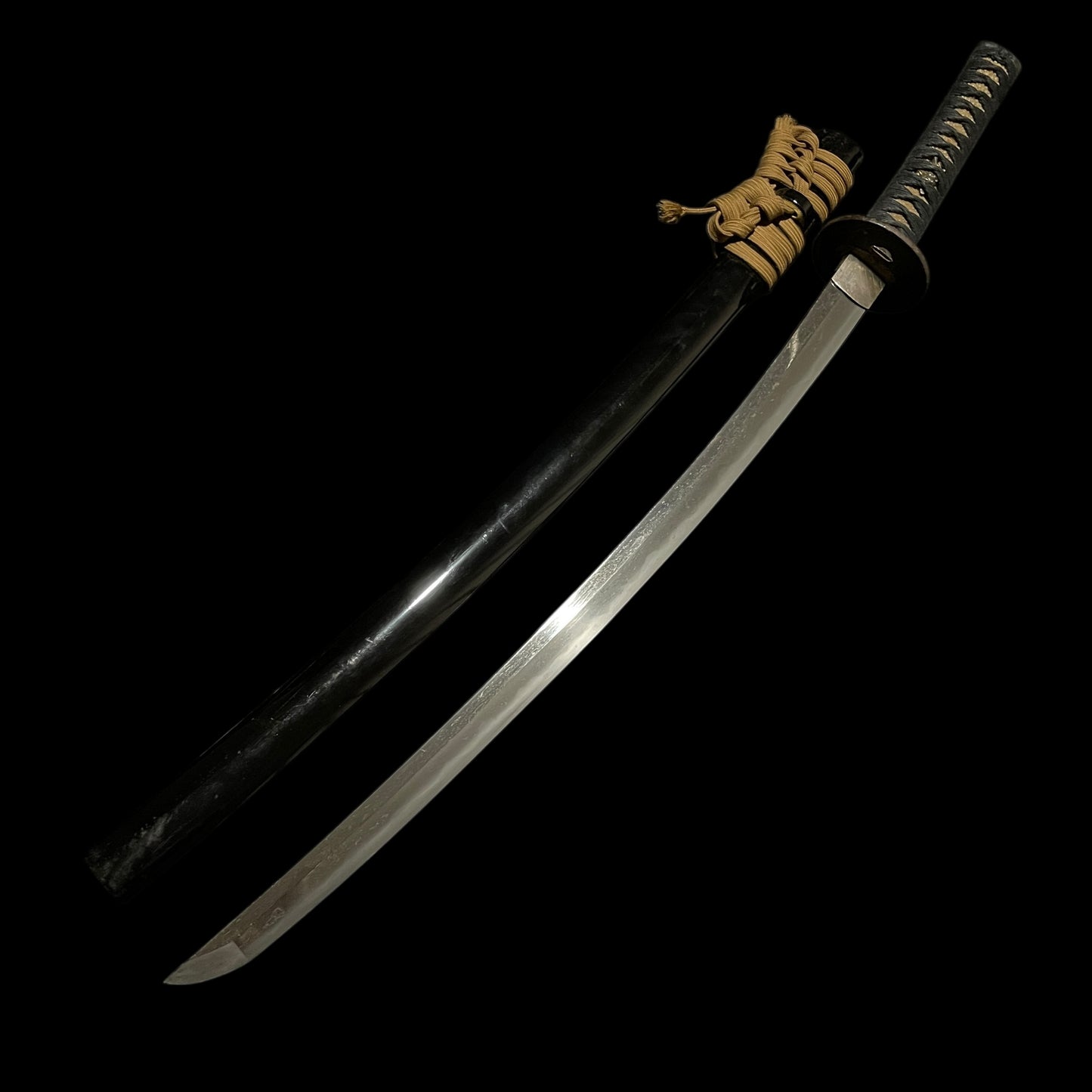 Long Wakizashi, Furukawa Genchin signed Fuchi, Samurai Menuki, Edo period mumei