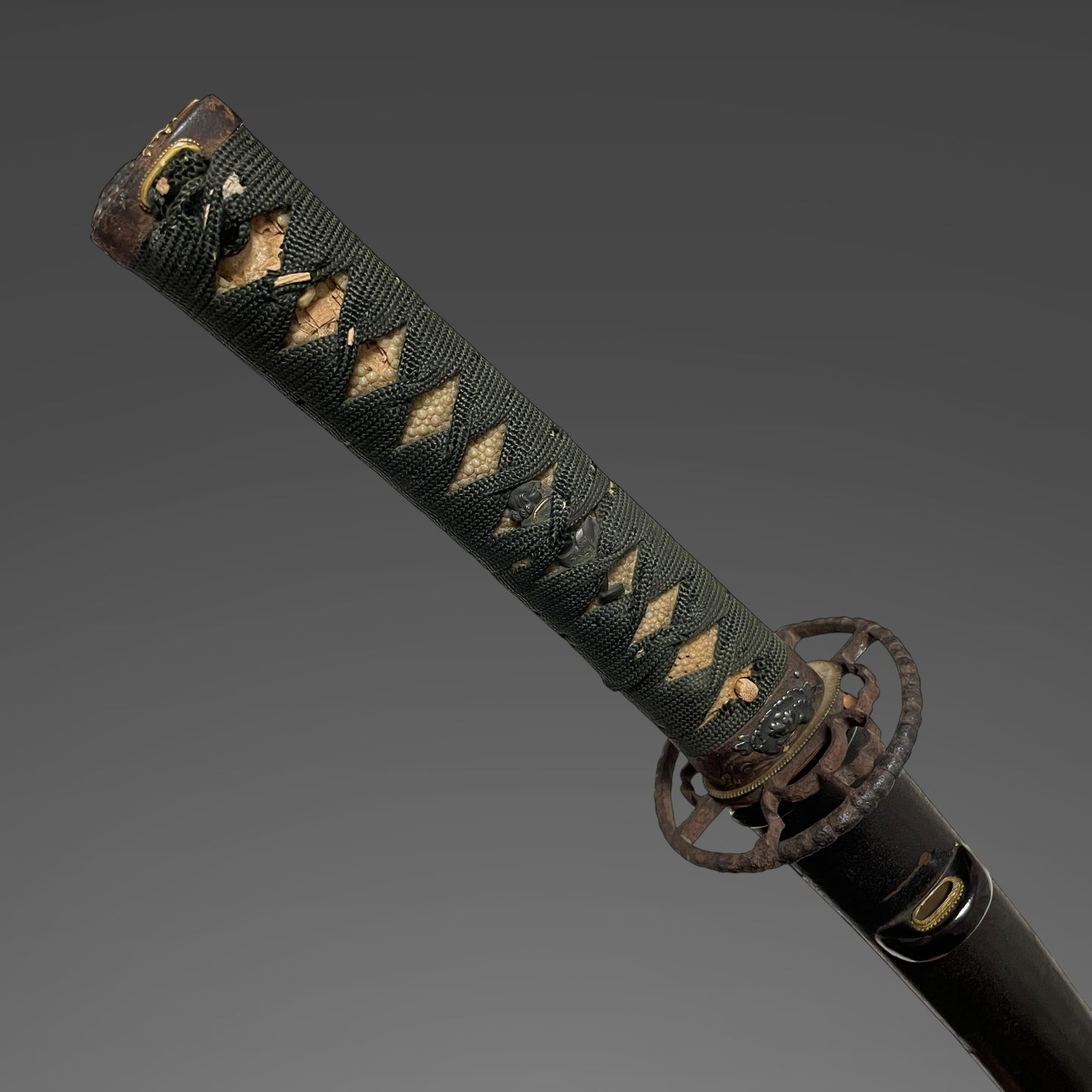 Amazing Hamon Wakizashi, Interesting Menuki, Peony Fuchikashira, Edo period mumei