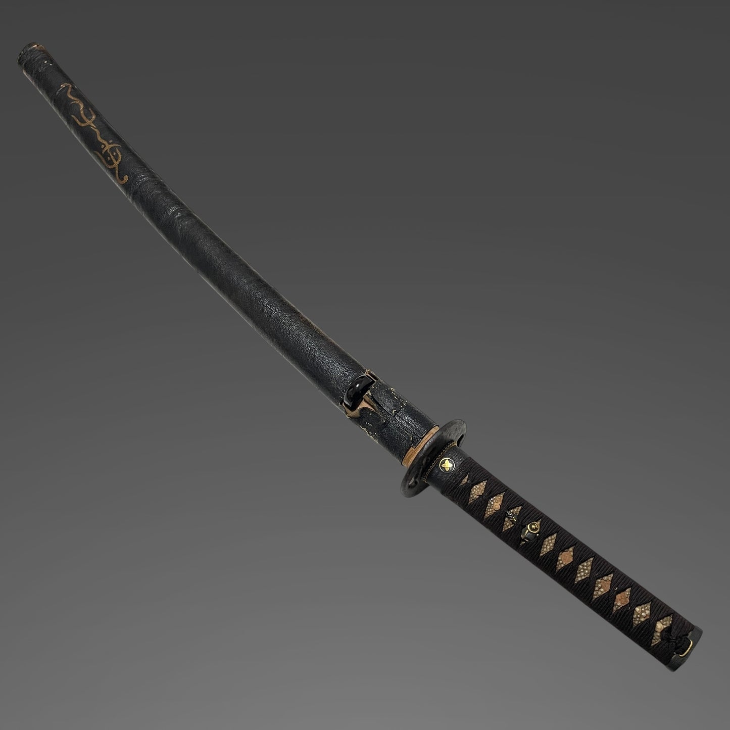 Kaneharu 兼春 KATANA, Family crest Fuchikashira, KOTO Muromachi period, NBTHK Certificate
