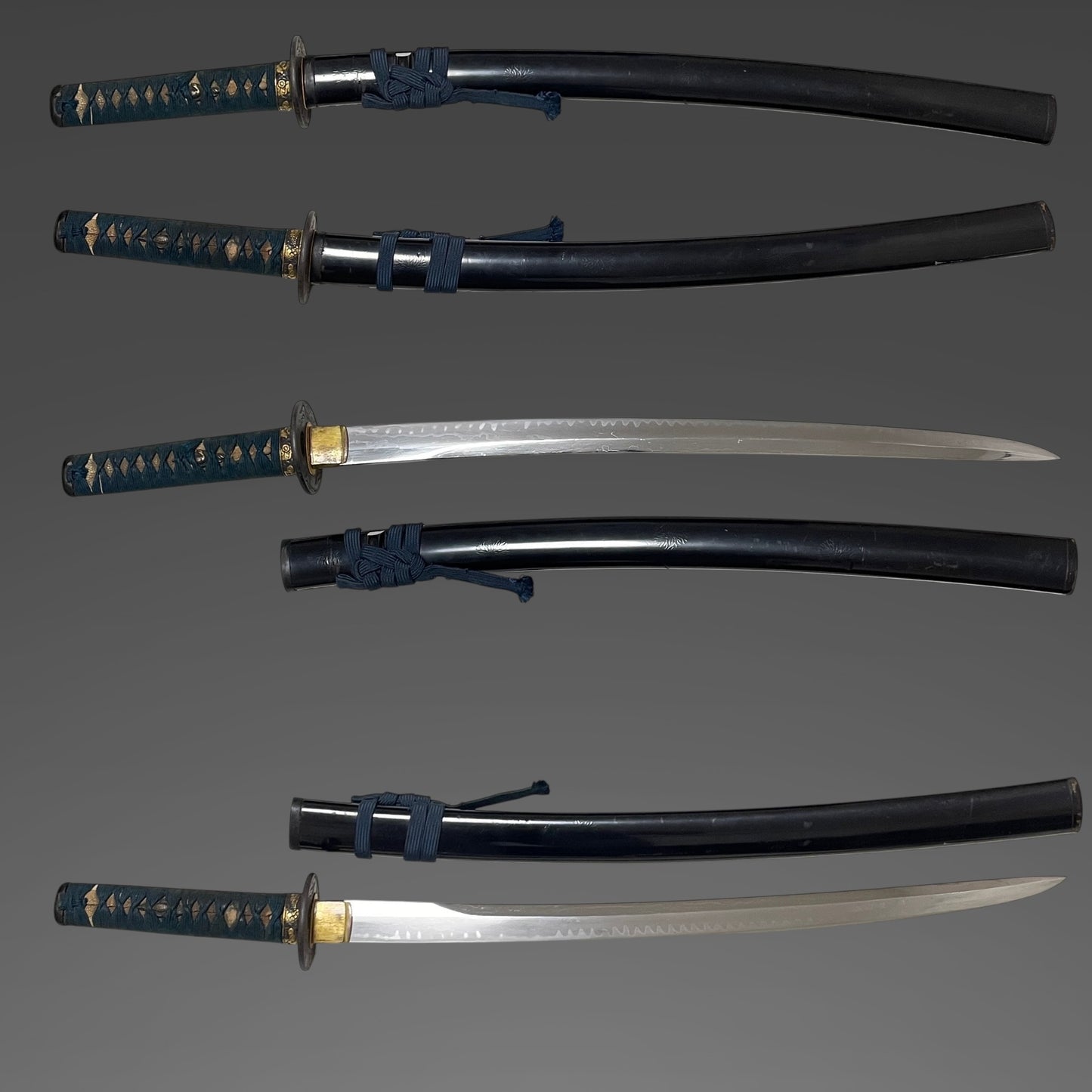 KOGARASUMARU-ZUKURI 小烏丸造 Long Wakizashi, Kanemoto 兼元 signed, Muromachi period