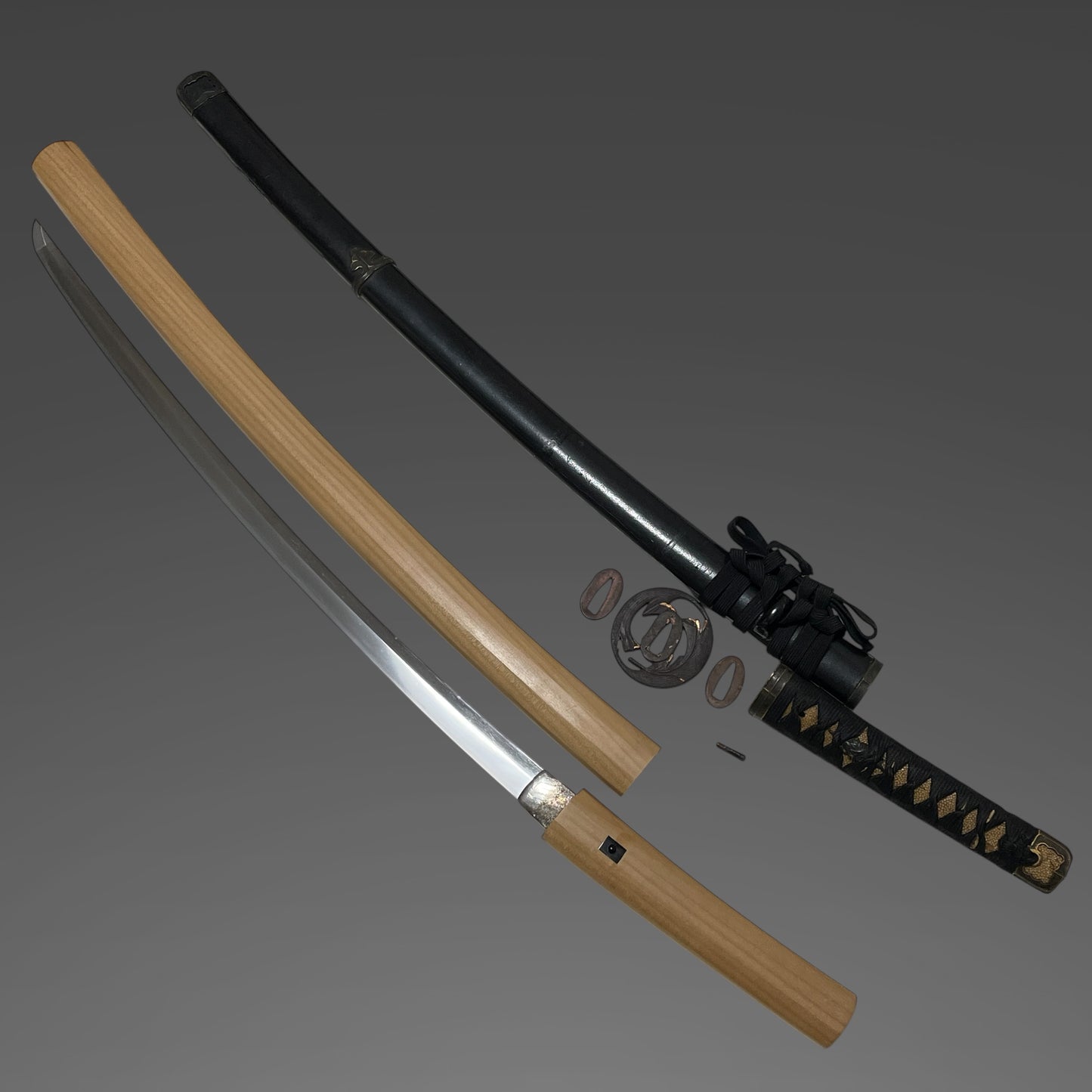 KAMAKURA period Tegai 手掻 Wakizashi, Handachi Koshirae, NBTHK Certificate, with Shirasaya