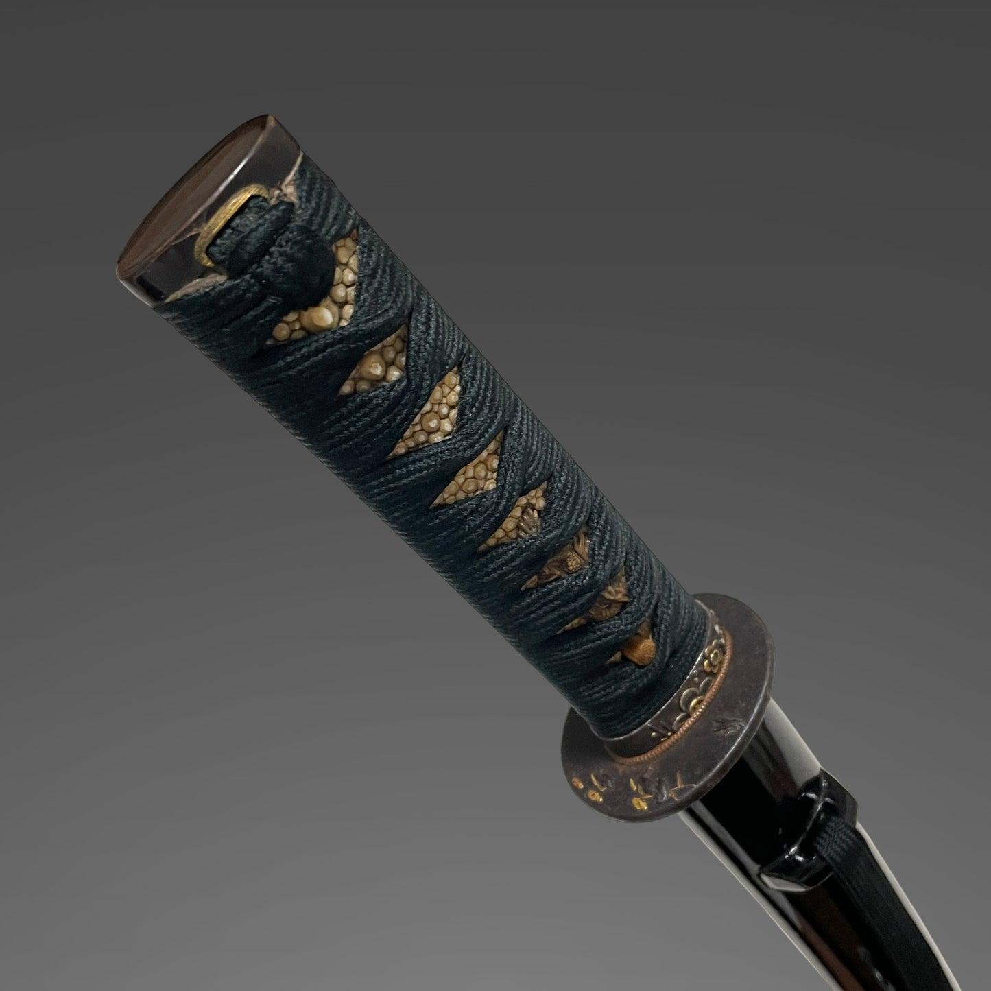 Short Black Wakizashi, Dragon Menuki and Bird Tsuba, Edo period mumei