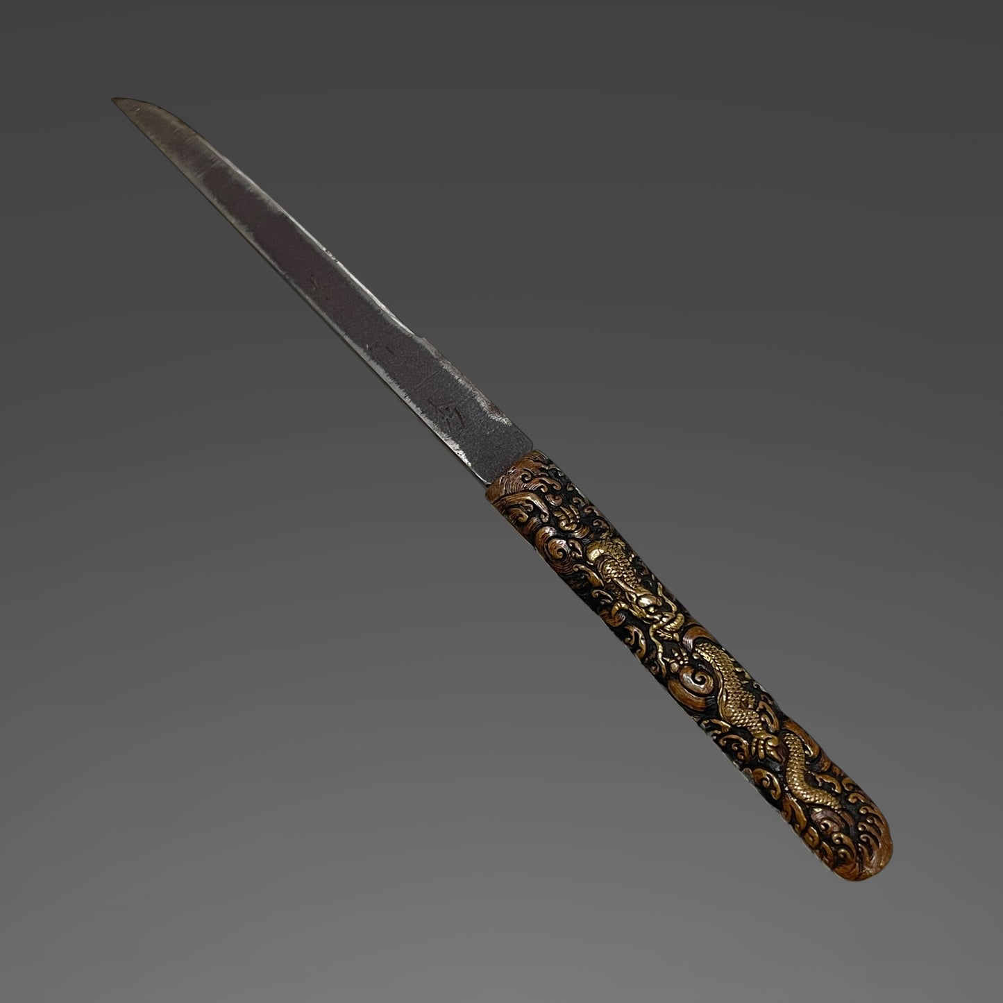 Katsushige 勝重 signed Long Wakizashi, Botanjishi Tsuba, Dragon Kozuka, Edo period