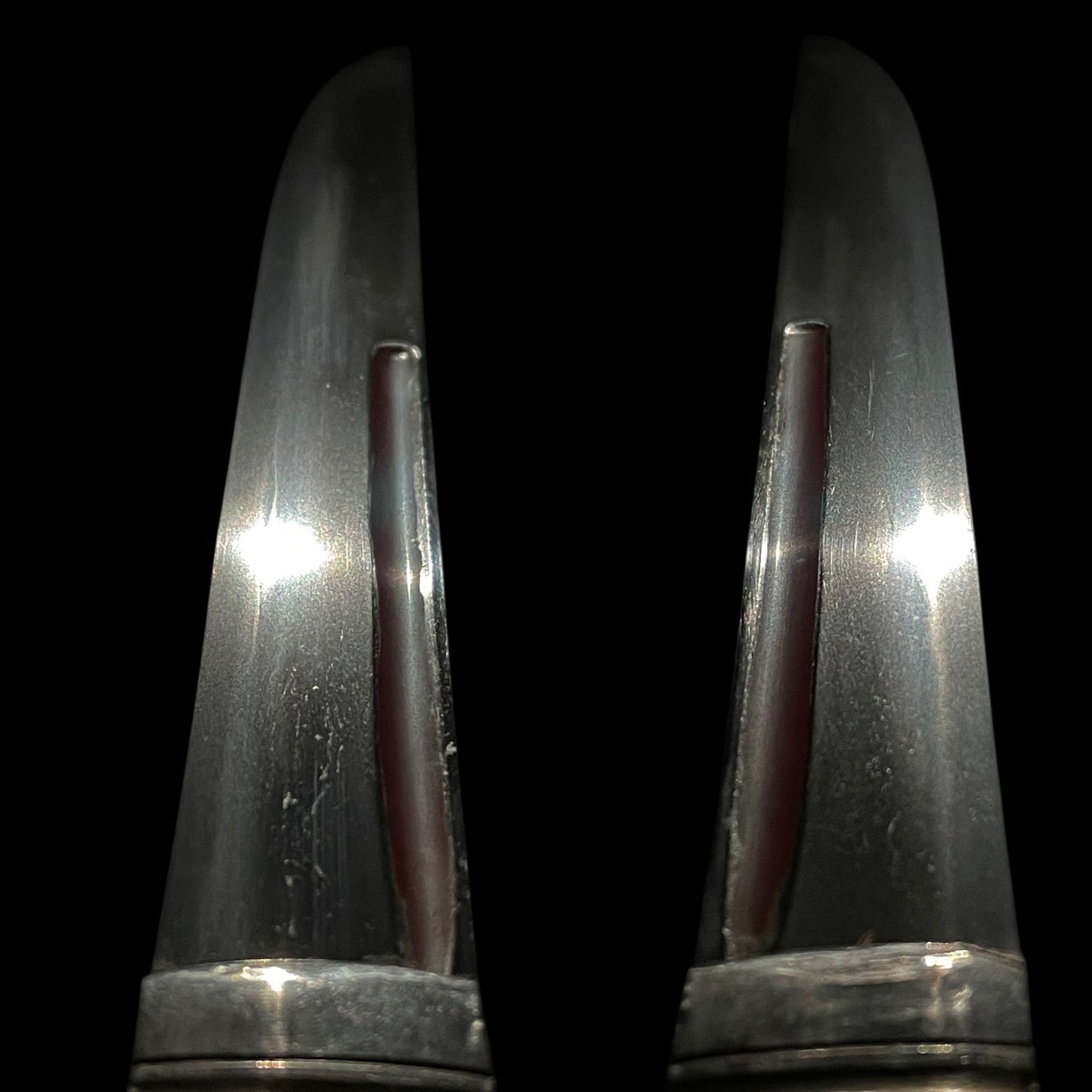 Thick Red TANTO. Hizenkoku Dewadaijo 肥前国出羽大掾 signed, Edo period