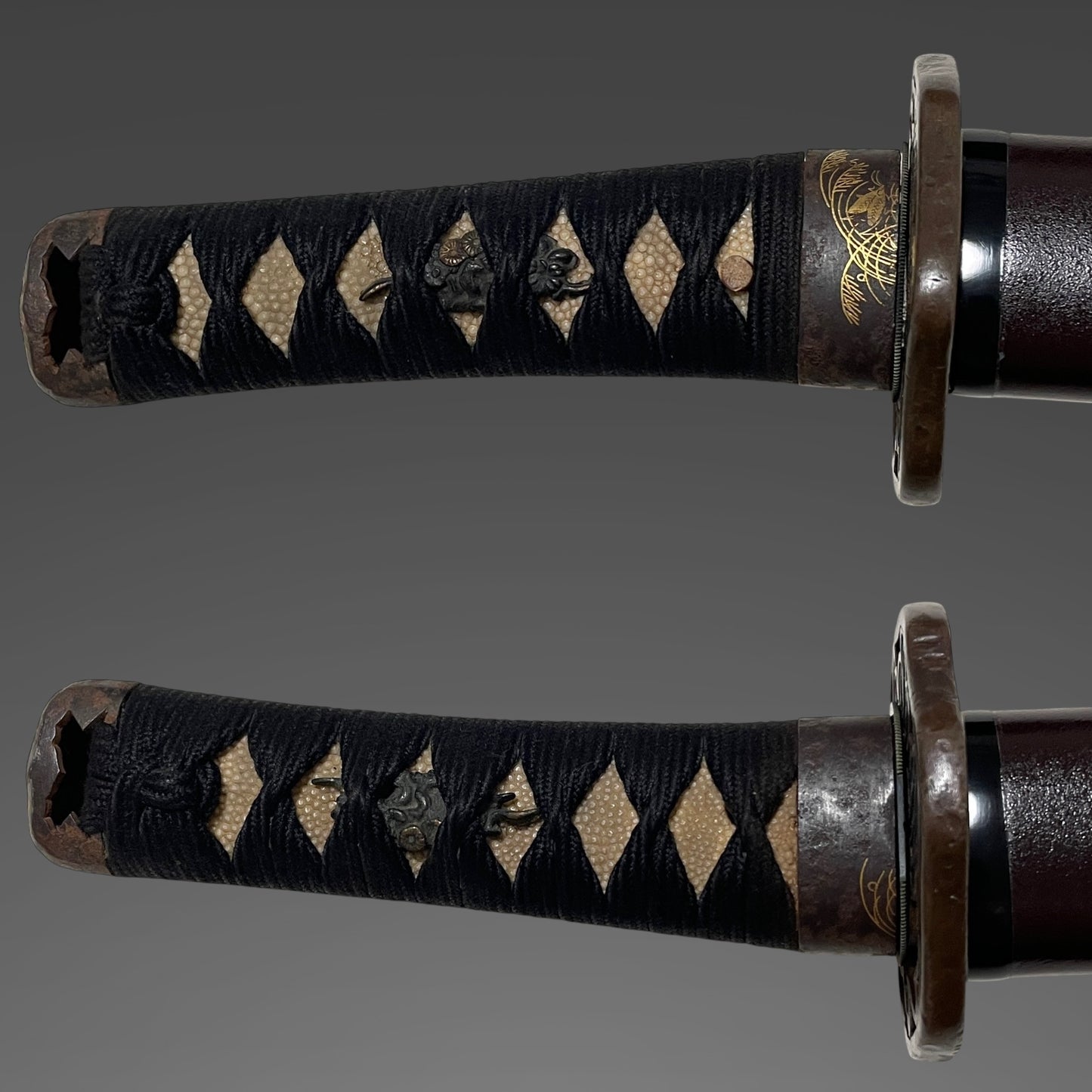 Oozori 大反り Hirazukuri Wakizashi, Pampas grass and crickets Fuchikashira, Edo period mumei
