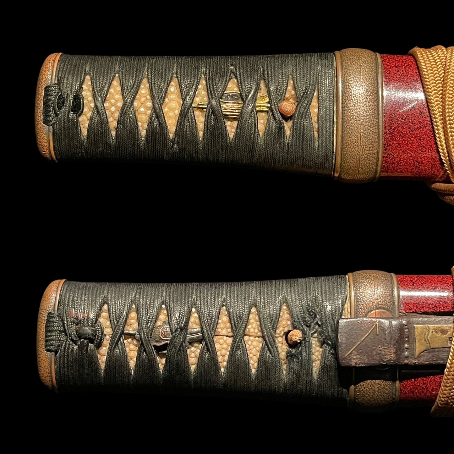 Red Matsushiro Koshirae, Aikuchi TANTO with KOZUKA, KOTO Muromachi period