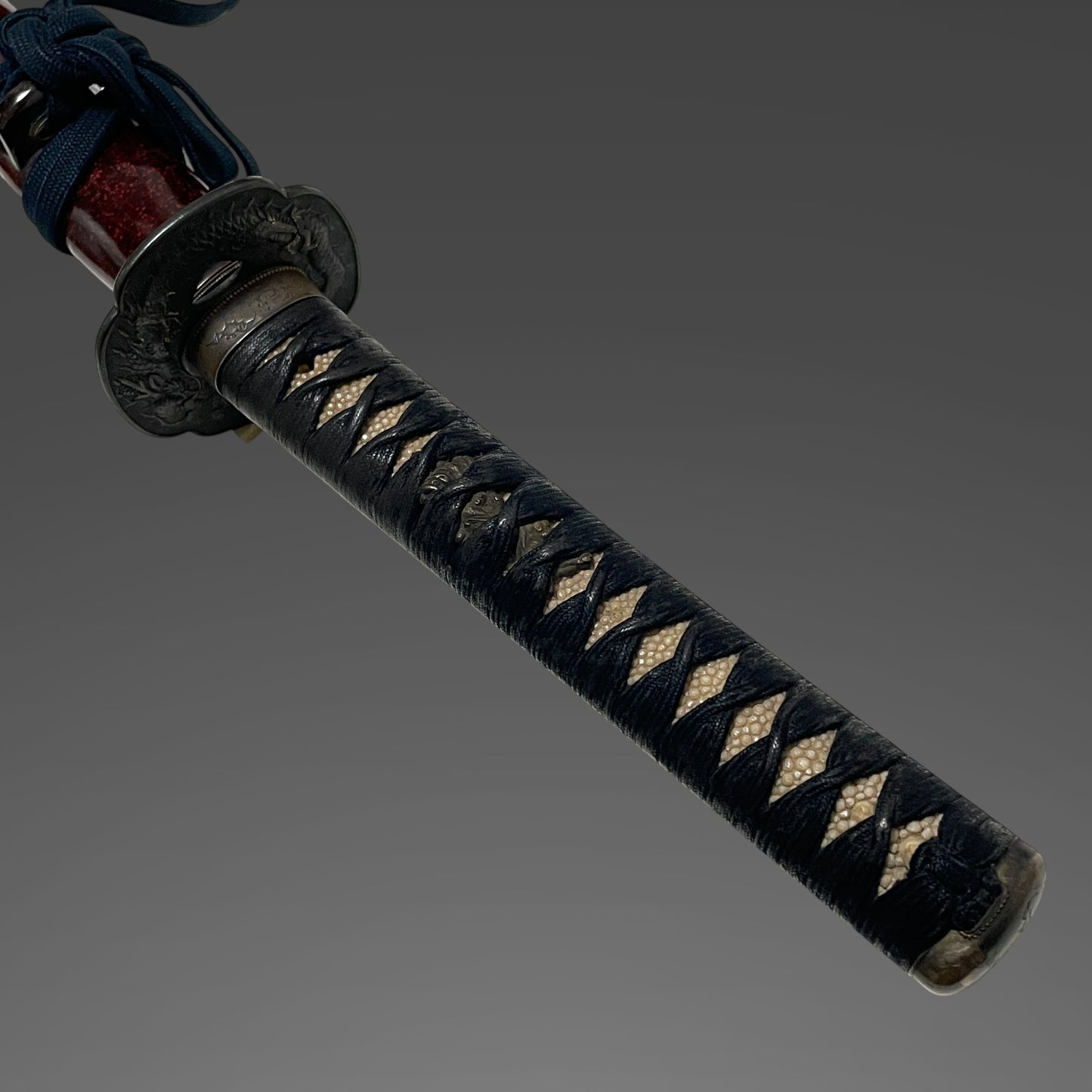 Red Long KATANA, Bat Fuchikashira, Dragon Tsuba, Inrokizami-Saya 印籠刻鞘, Edo period mumei