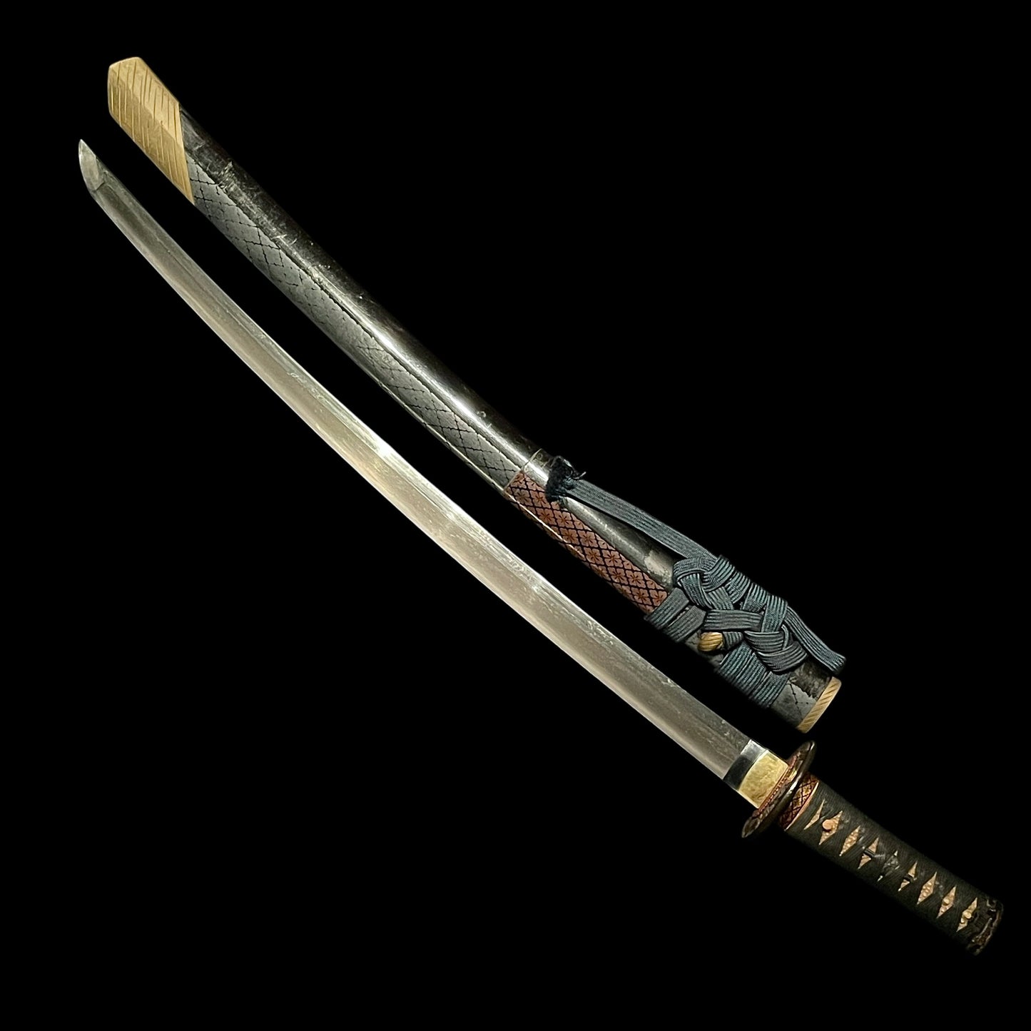Omeshi-Koshirae お召拵え Wakizashi, Bishuosafune Sukemitsu February 1471 signed, Muromachi period