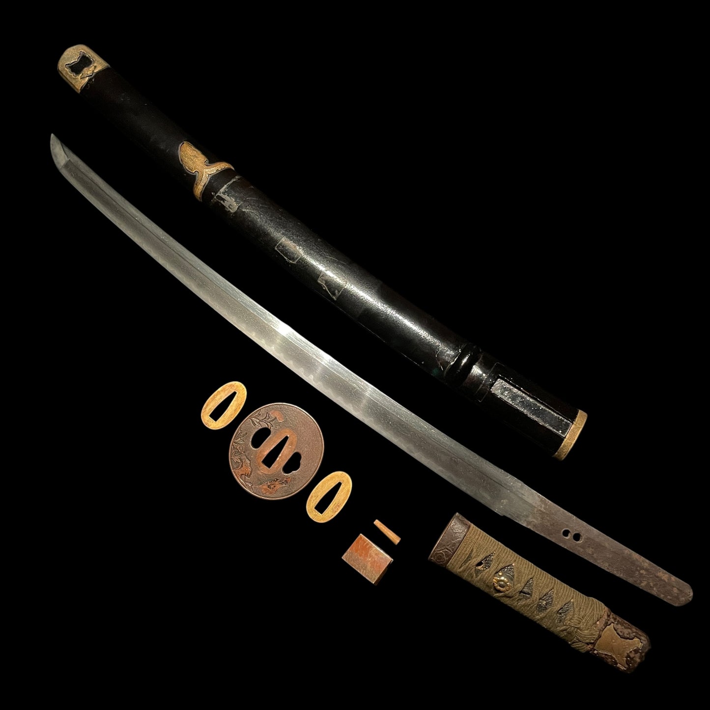 Handachi Koshirae 半太刀拵 Wakizashi, Gunome-Hamon 互目刃文, Edo period mumei